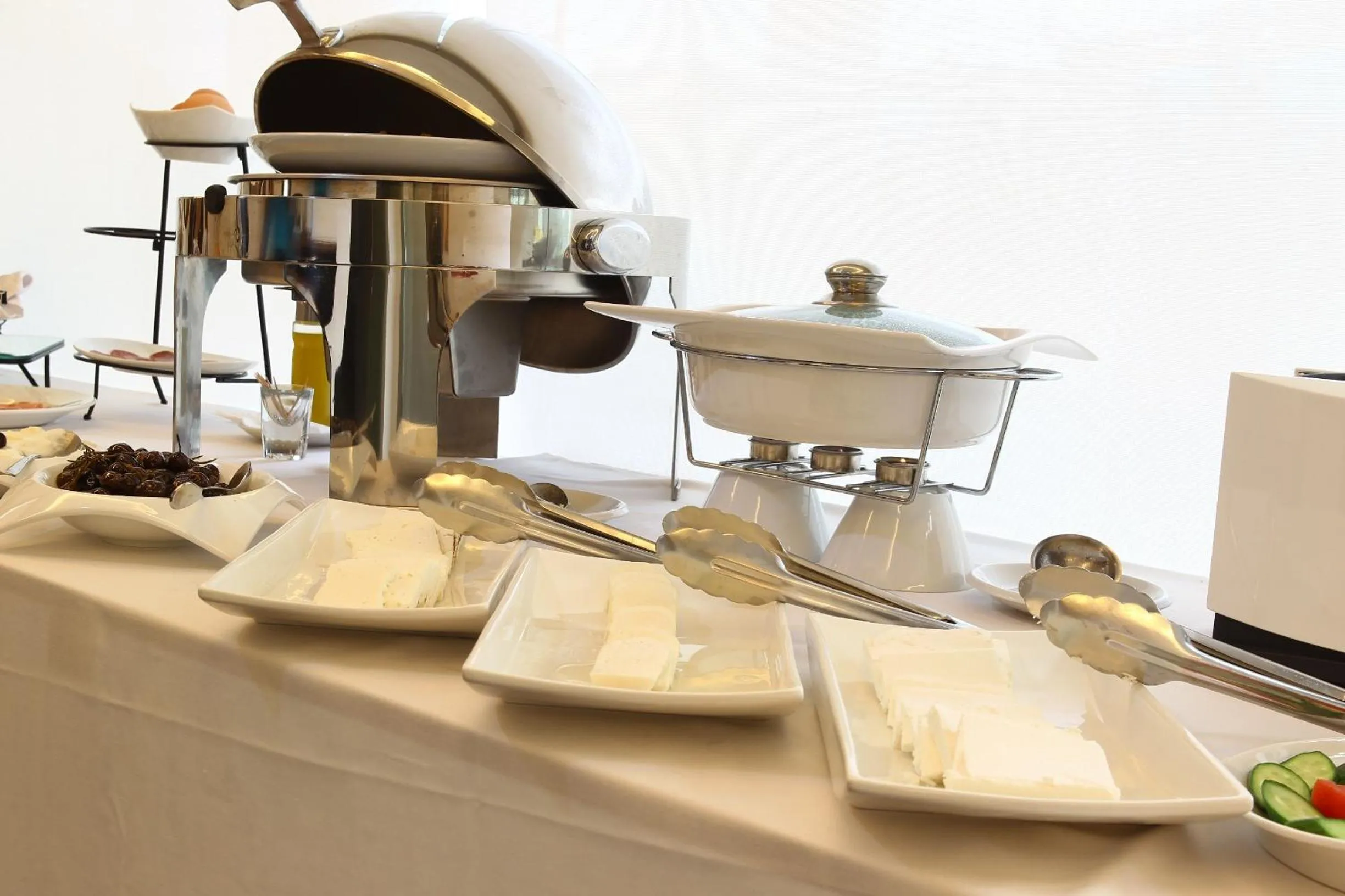 Restaurant/places to eat in Monoberge Hotel