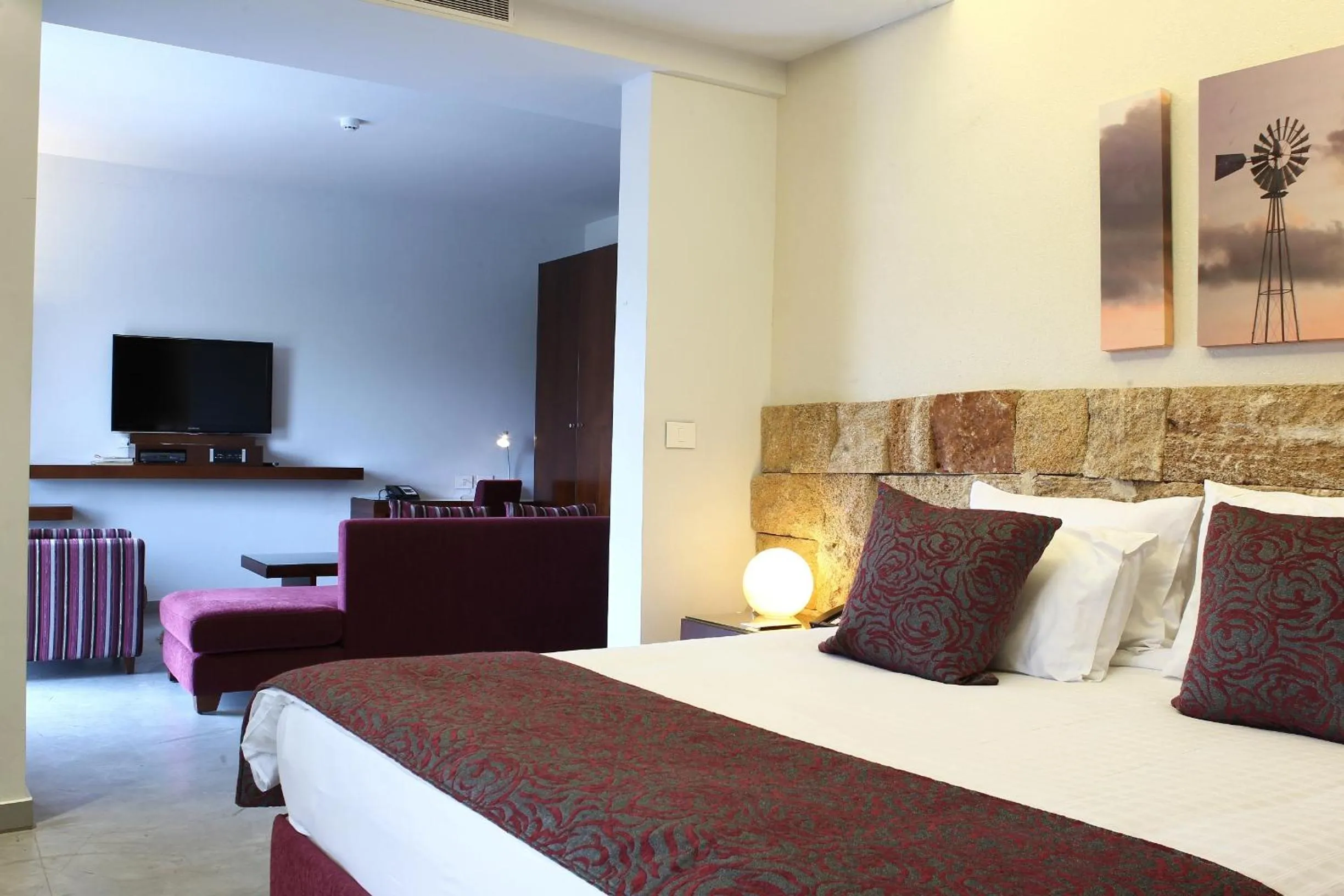 Bed in Monoberge Hotel