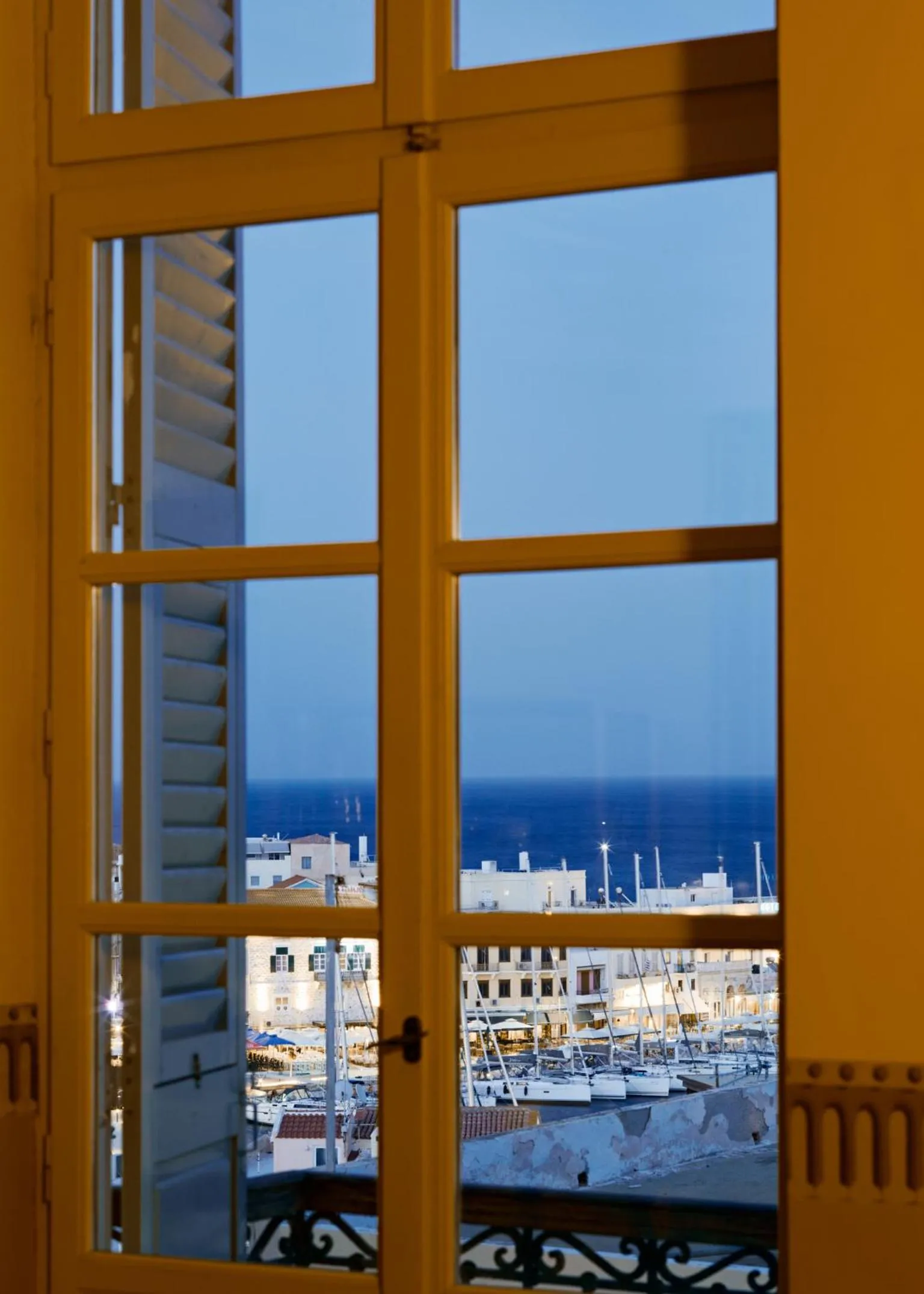 City view in Guesthouse Lila