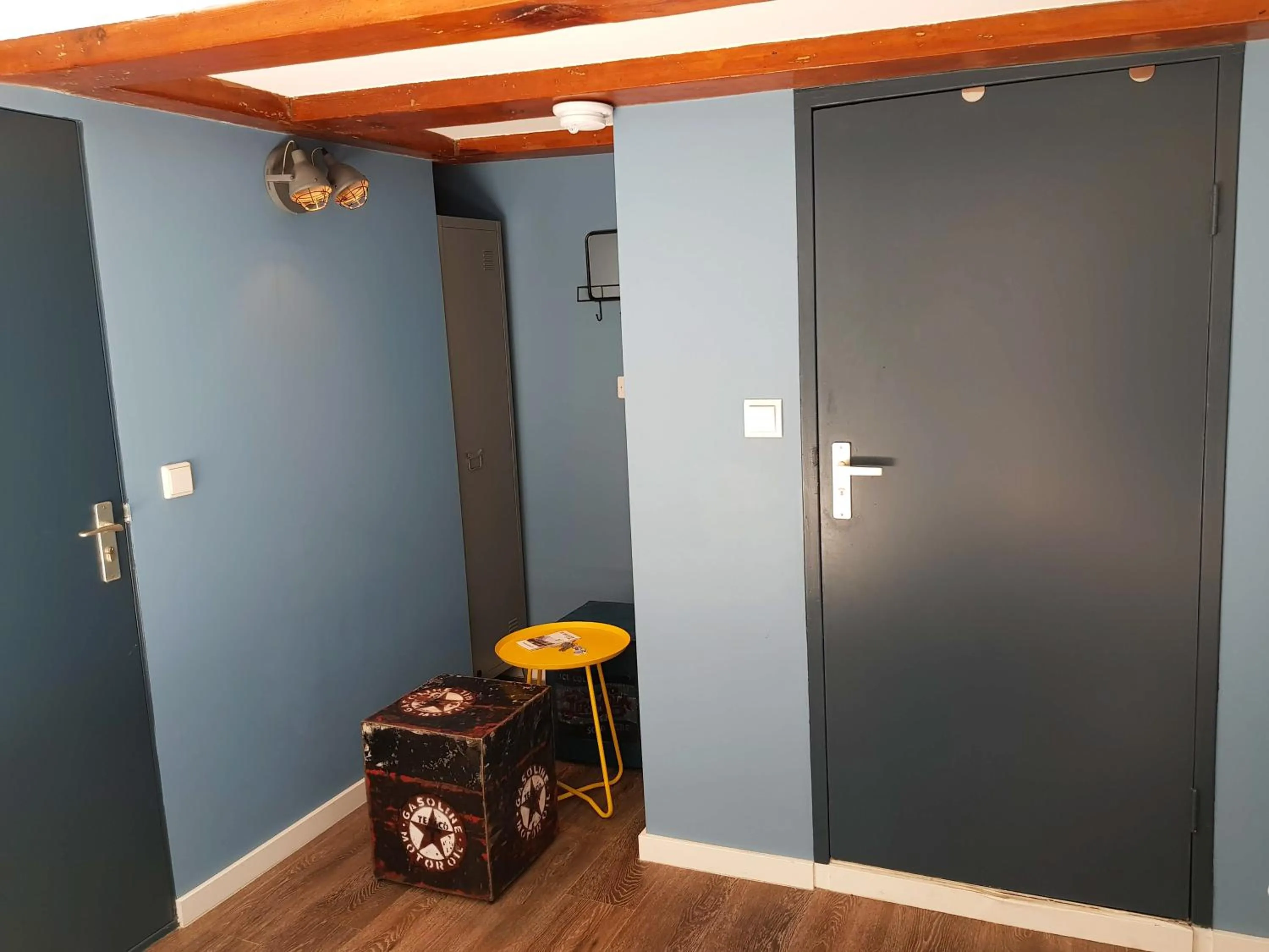 Photo of the whole room in Urban Vibes Guesthouse