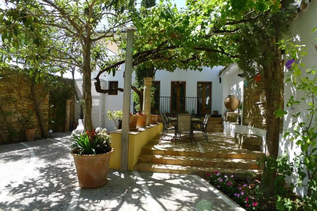 Salvatierra Guest House