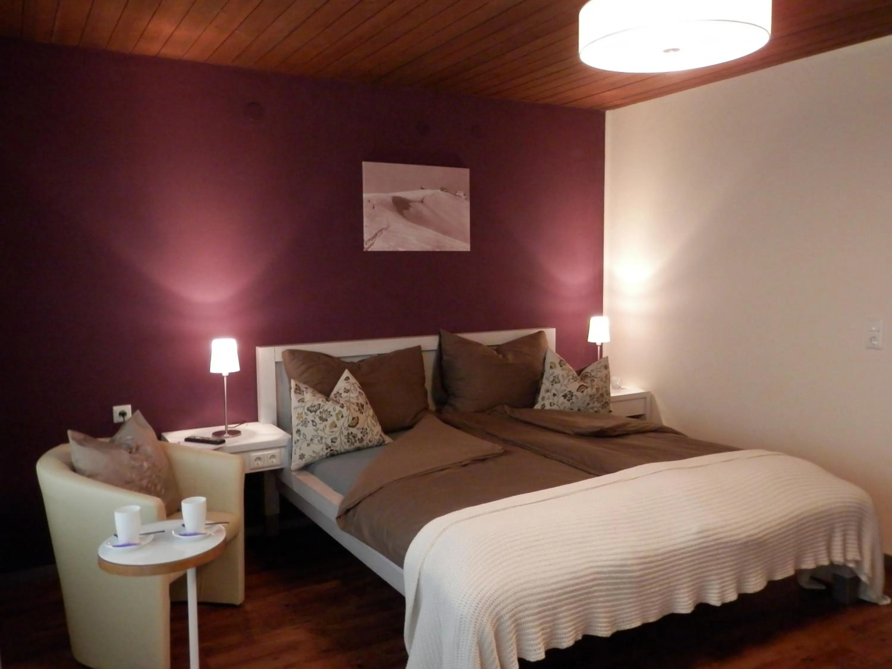 Bed in Dahoam by Sarina - Rooms & Suites