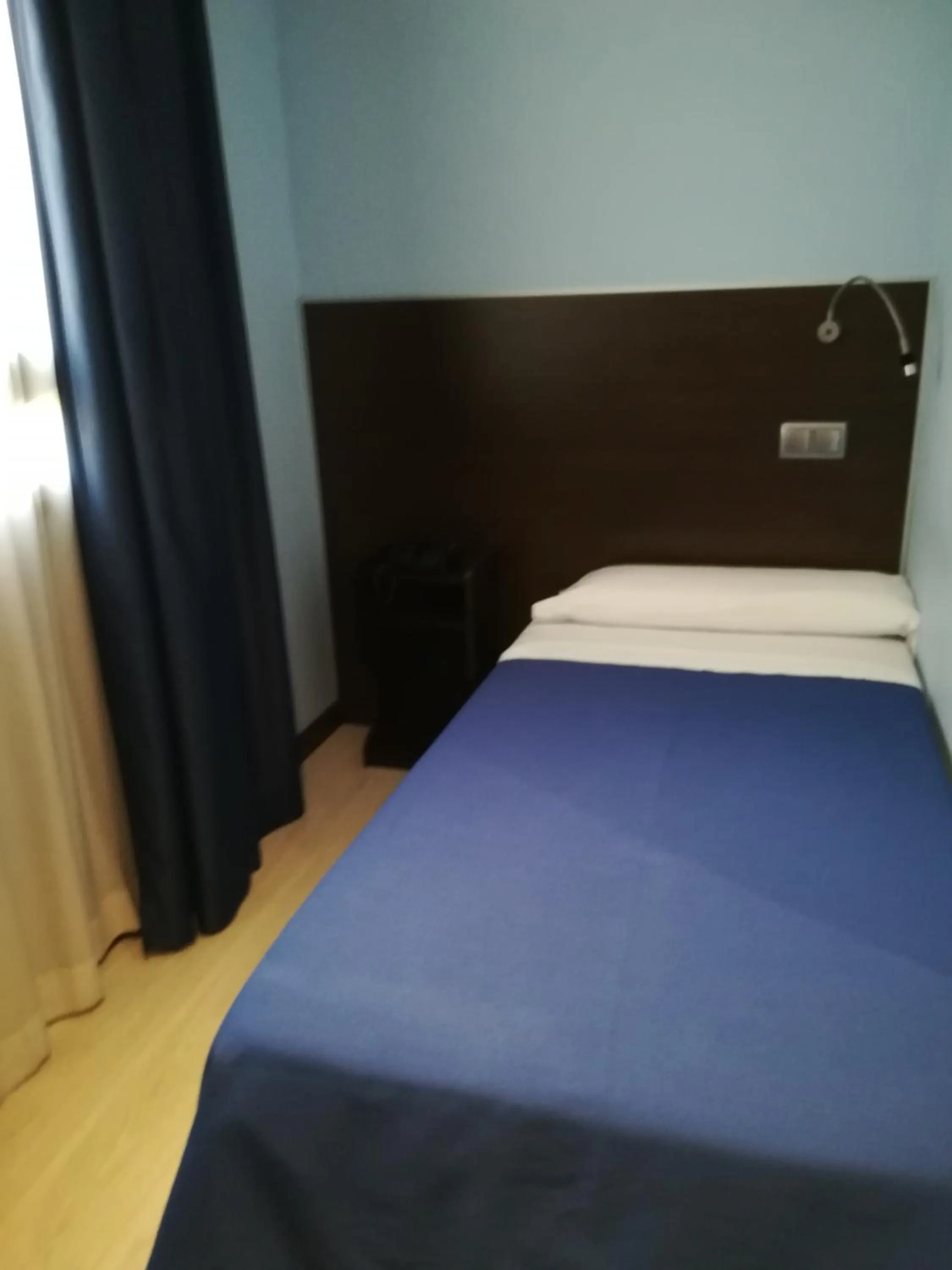 Bed in Hostal Avenida Barajas