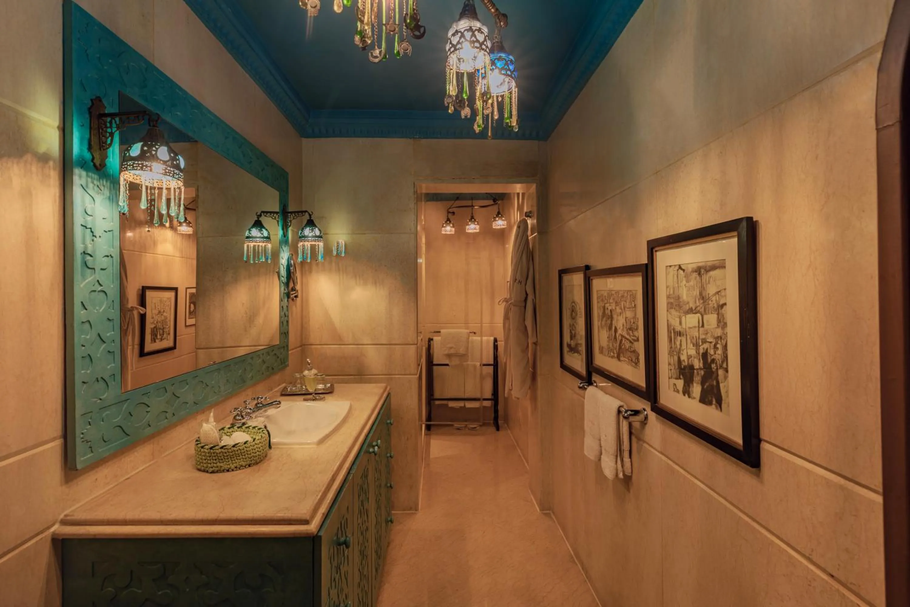 Bathroom in Le Riad Hotel de Charme