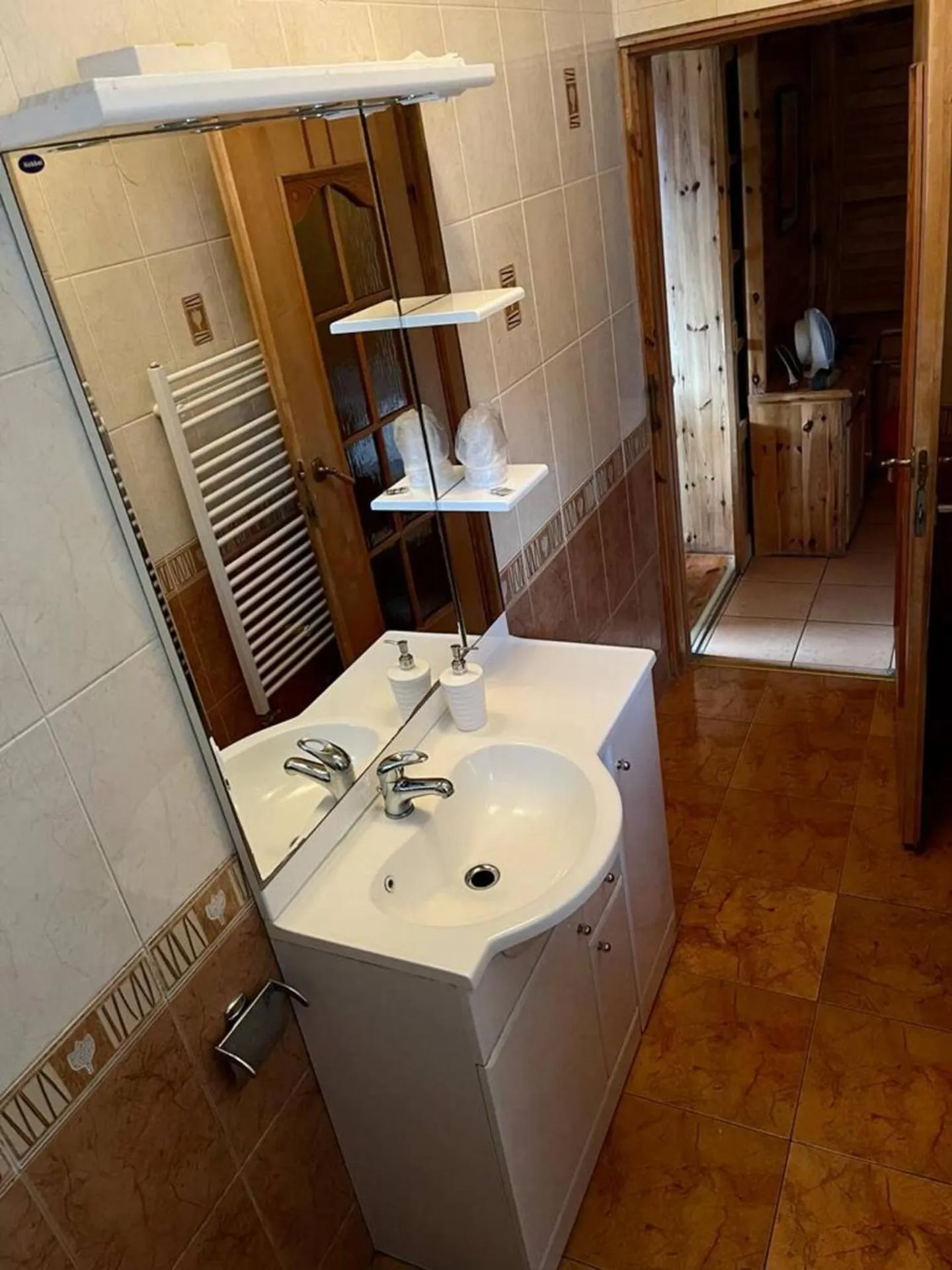 Bathroom in Tarasy Wang