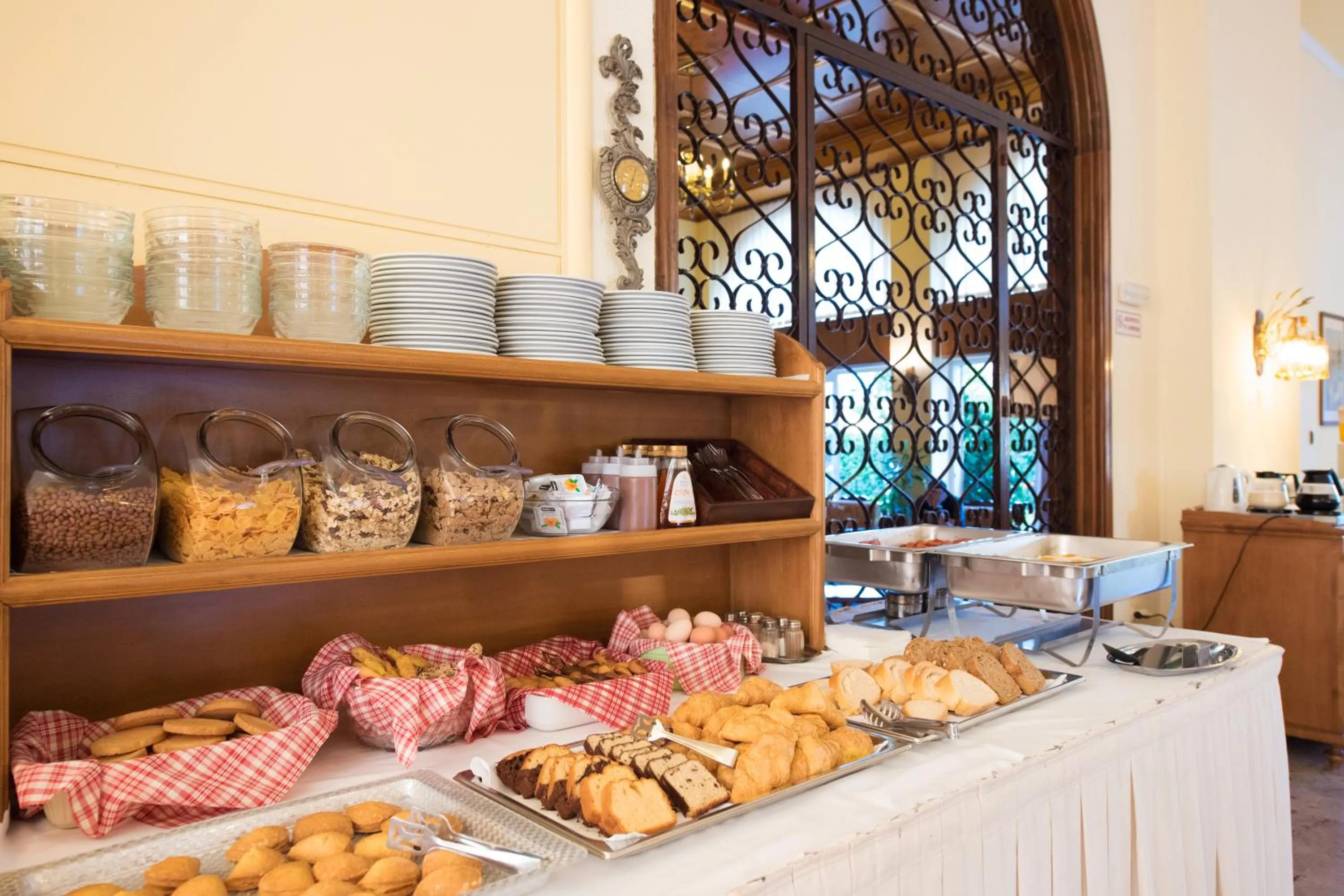 Breakfast in Sunset Hotel