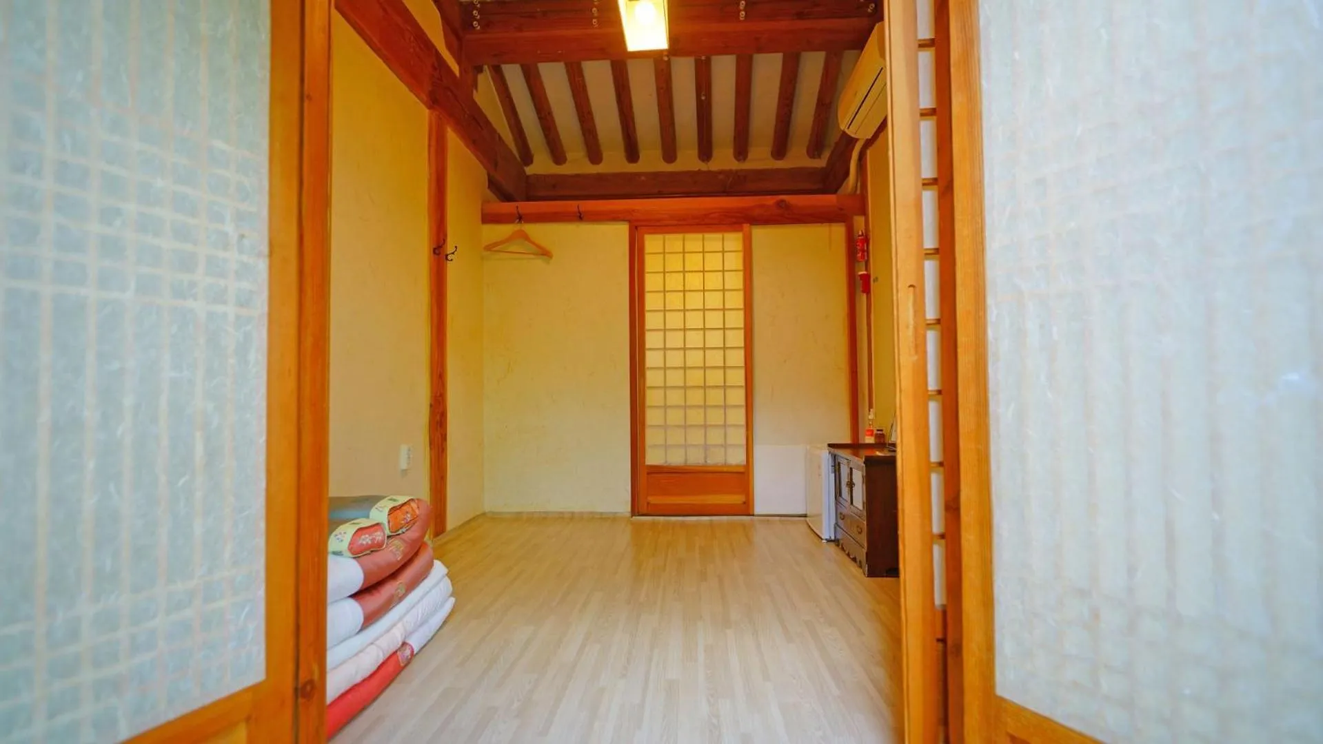 Property building, Bed in Sarangroo