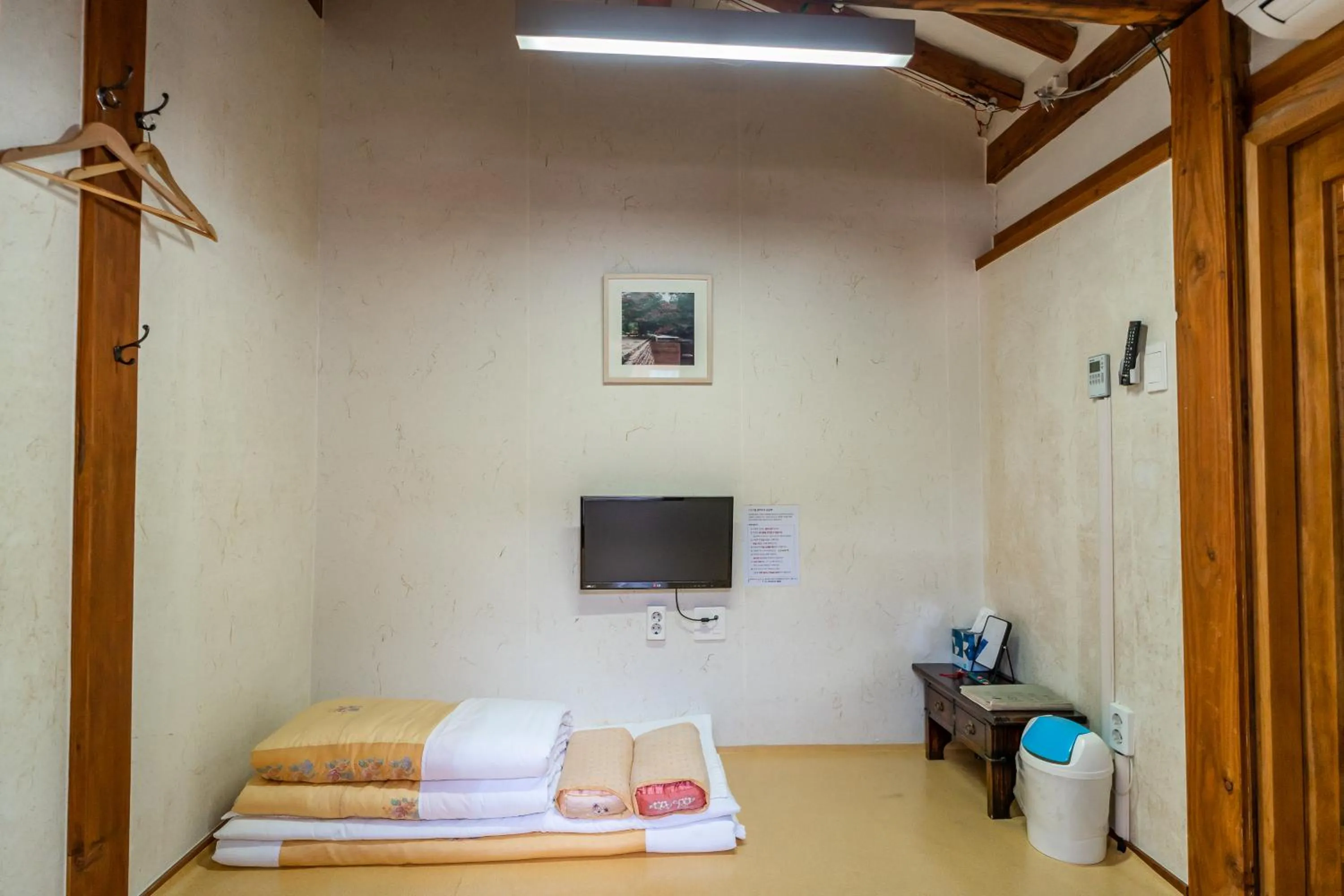 Property building, Bed in Sarangroo