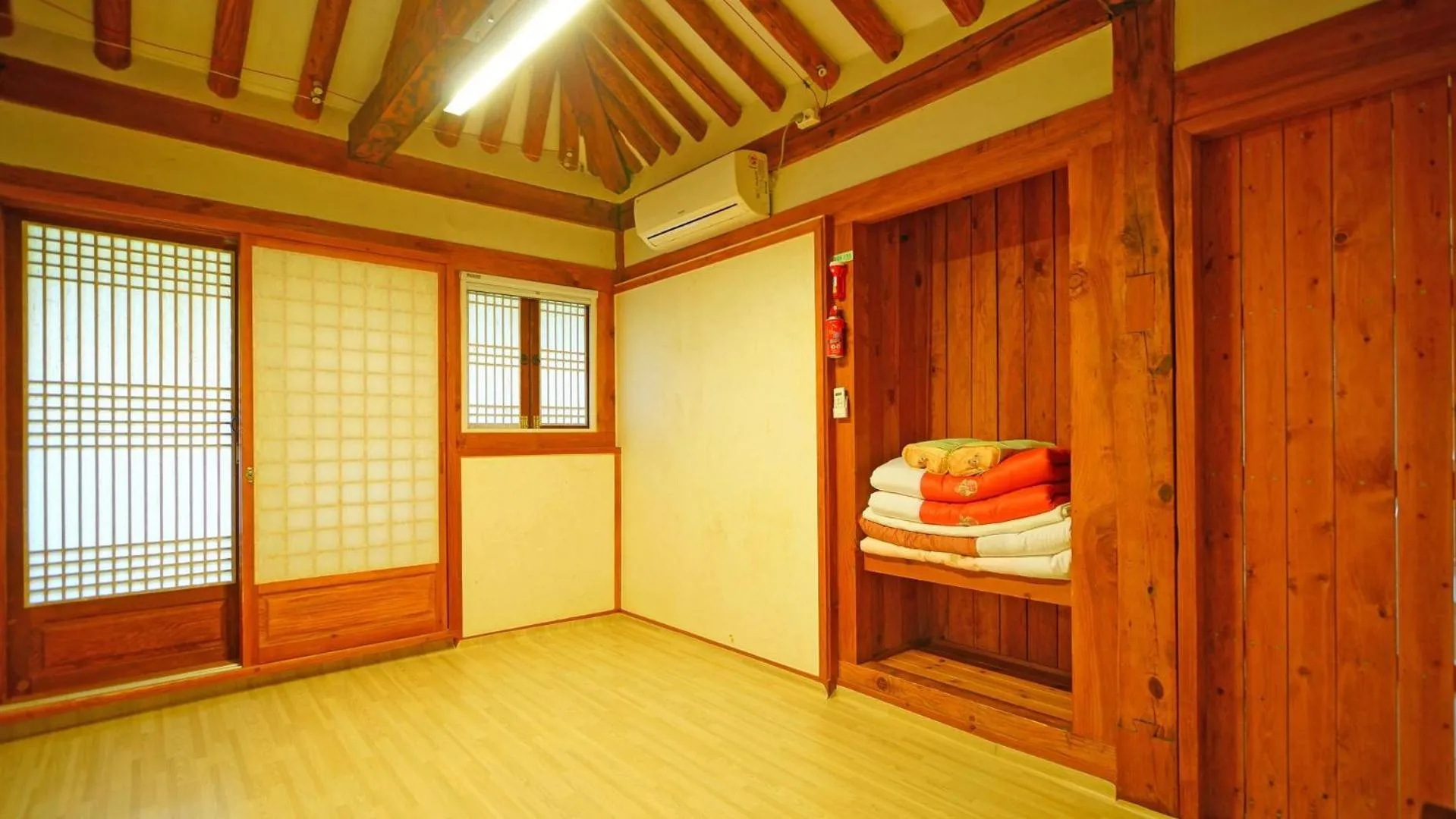 Property building, Bed in Sarangroo