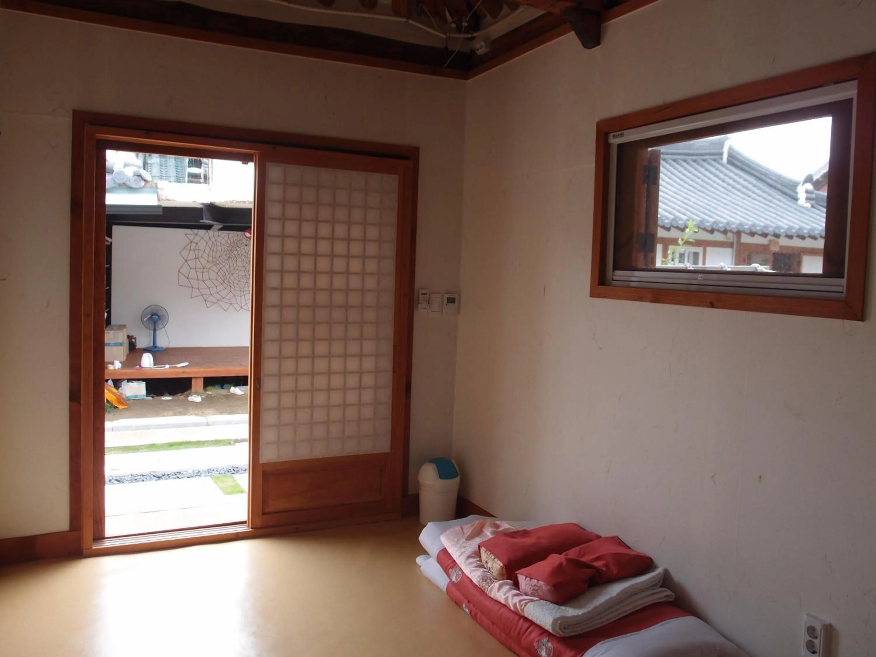 Property building, Bed in Sarangroo