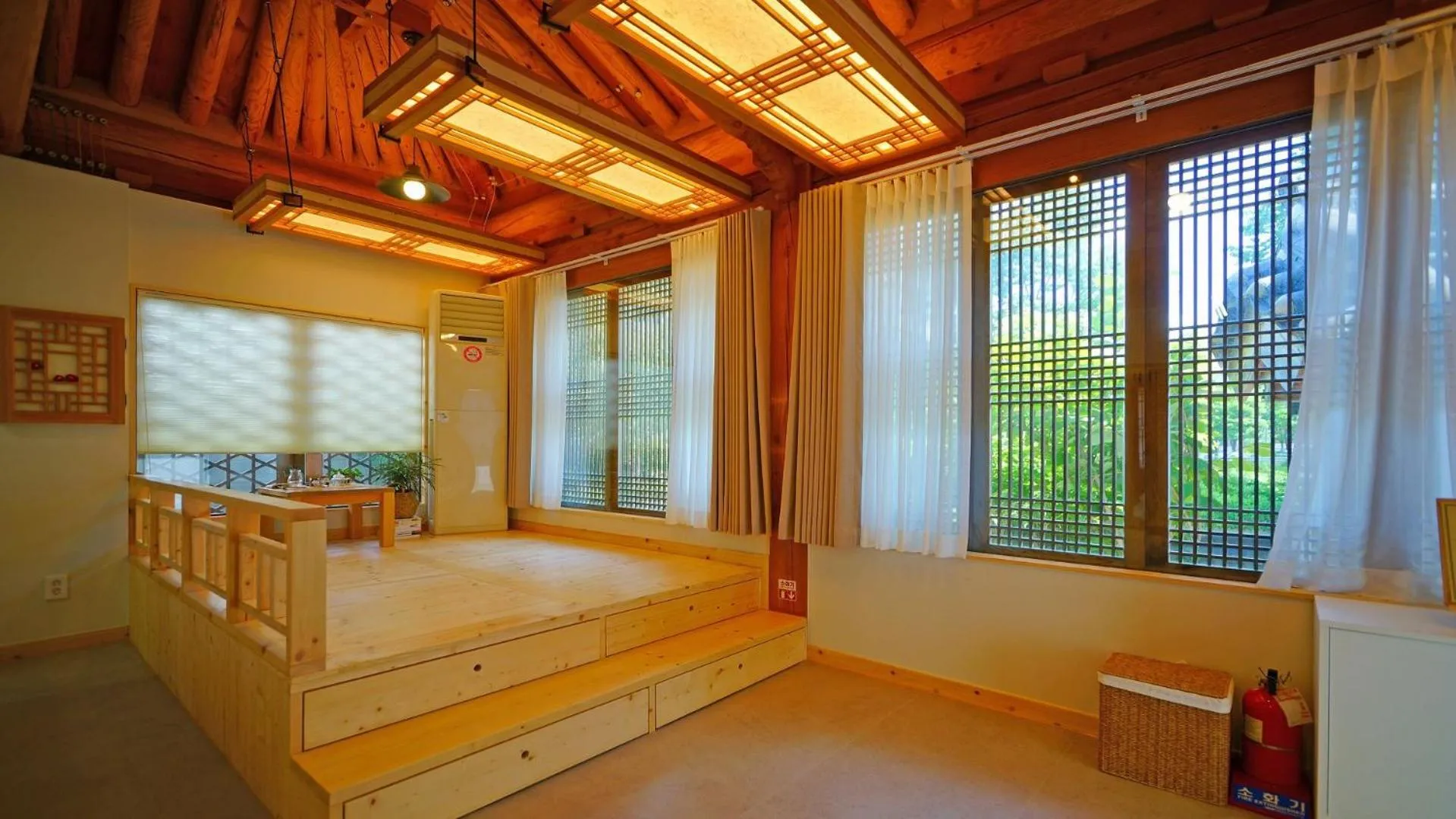 Living room, Bed in Sarangroo