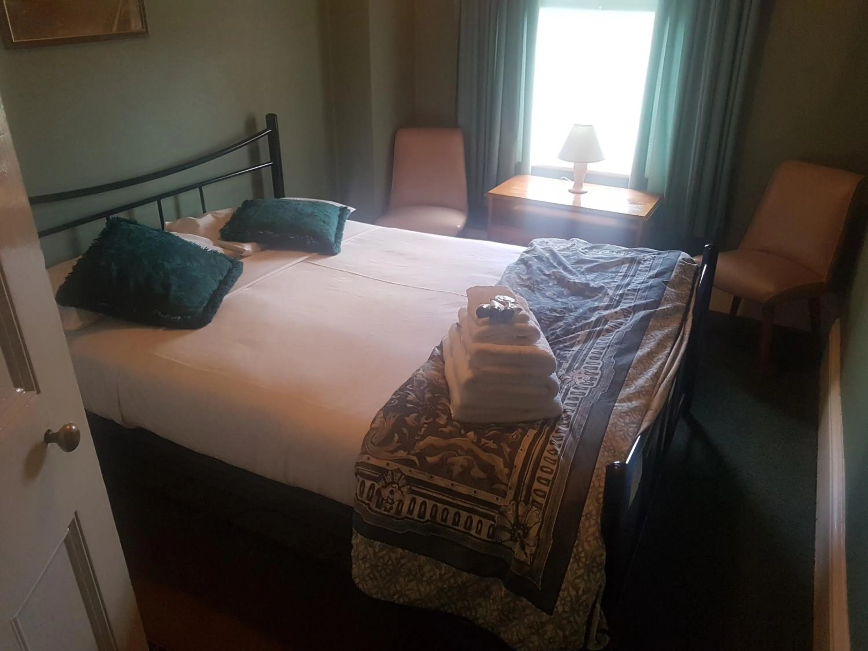 Bed in The Richmond Arms Hotel