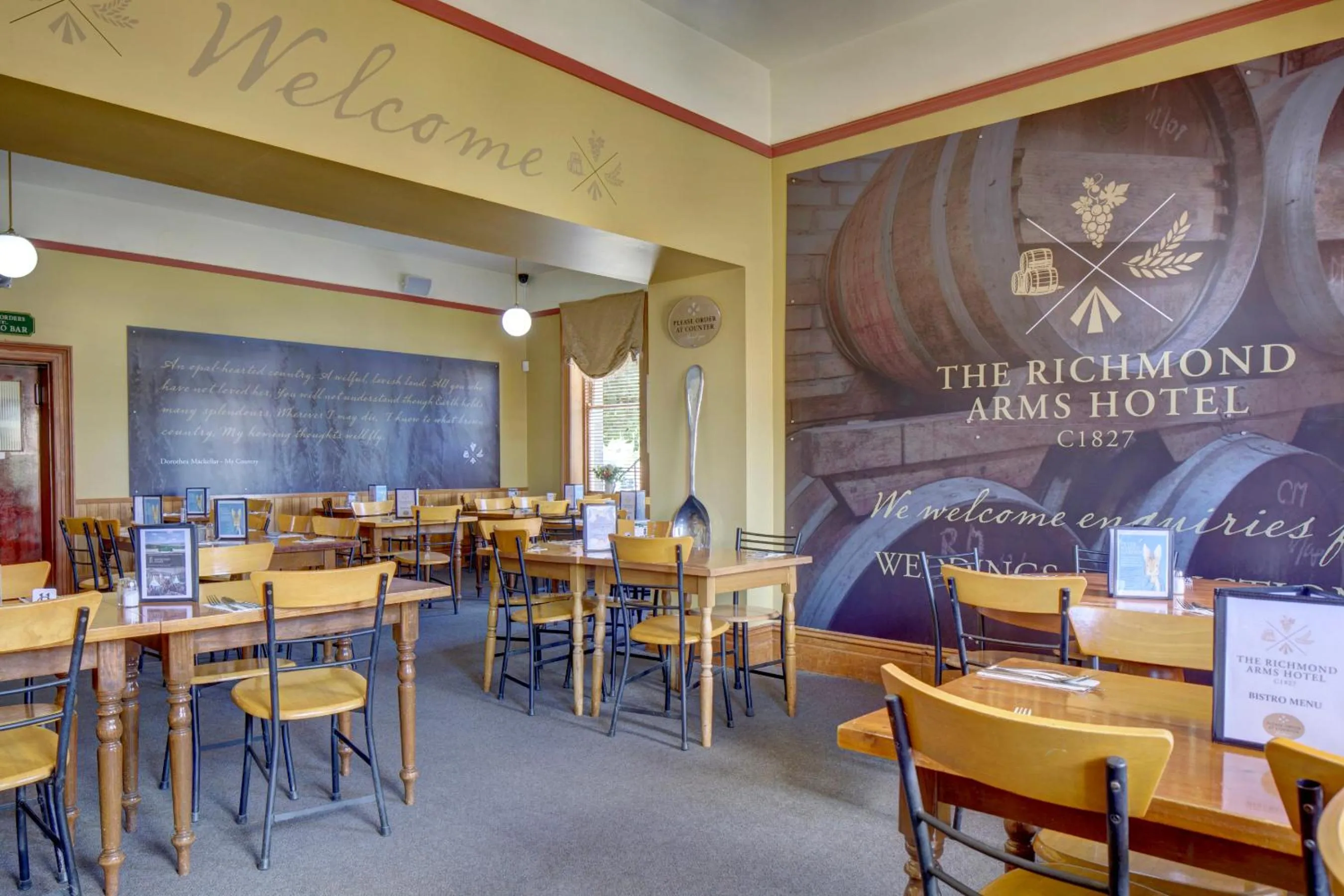 Lunch in The Richmond Arms Hotel