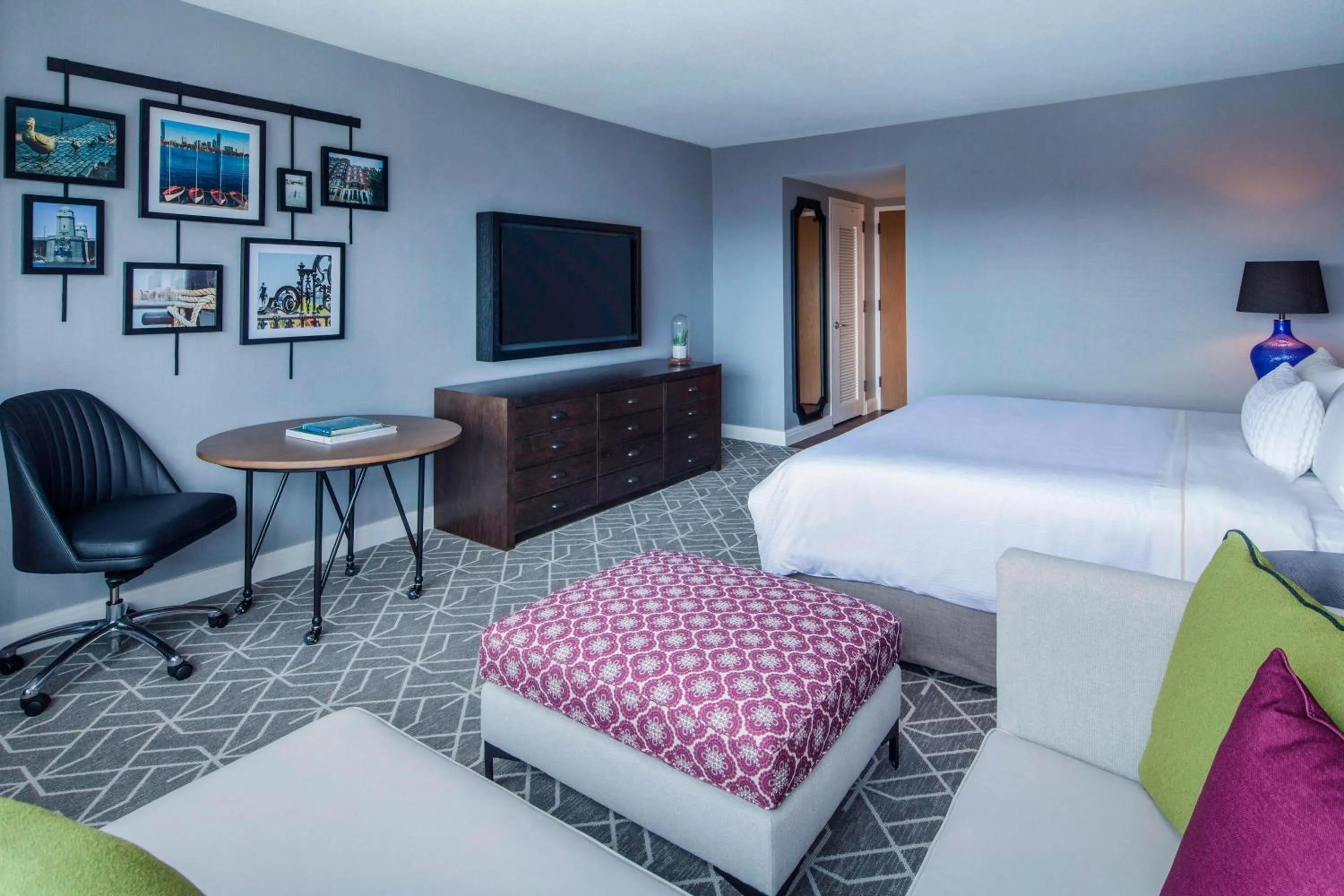 Photo of the whole room, Bed in The Westin Copley Place, Boston