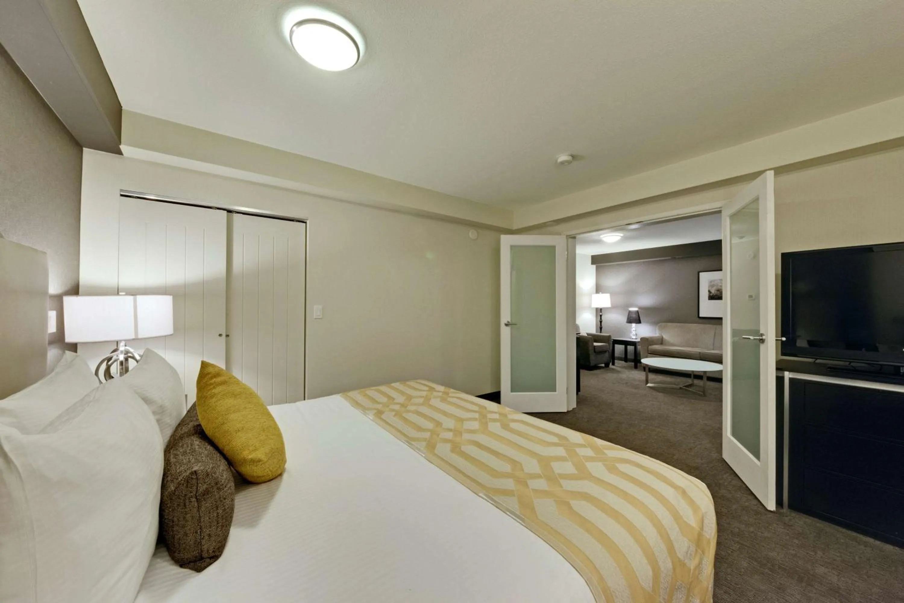 Photo of the whole room, Bed in Coast Kamloops Hotel & Conference Centre