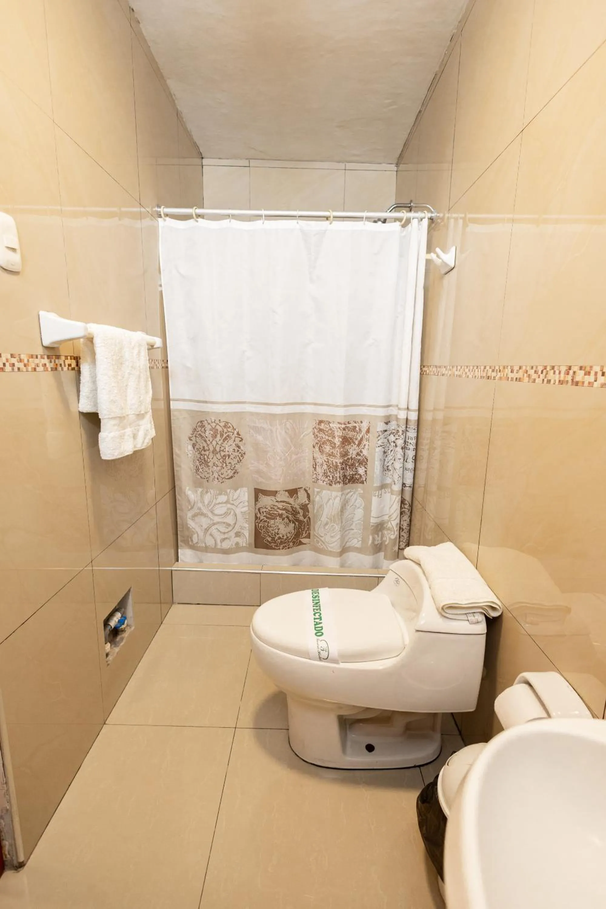 Shower in Tariri Hotel