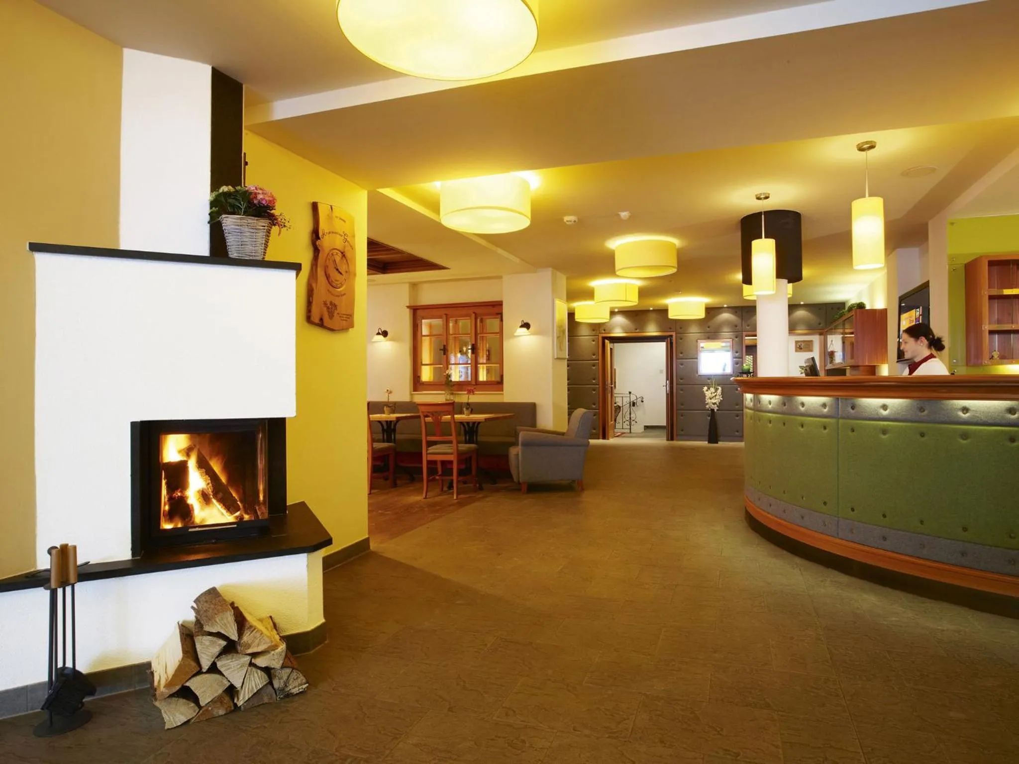 Lobby or reception in Alpengasthof Grüner, Ski In & Ski Out