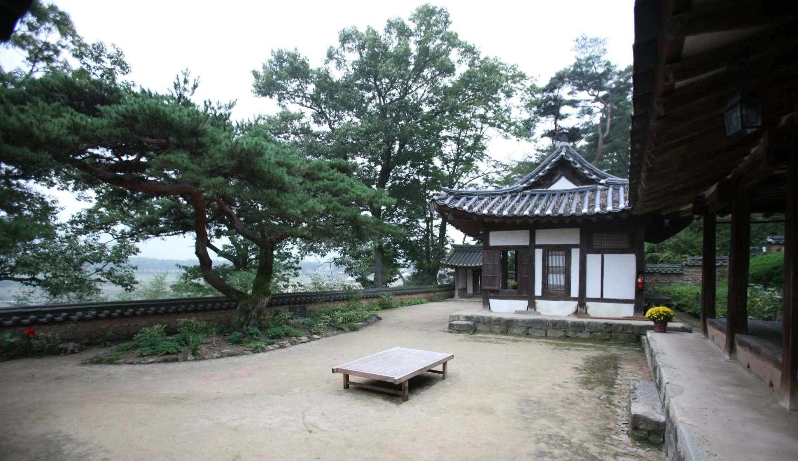 Garden in Okyeon Jeongsa