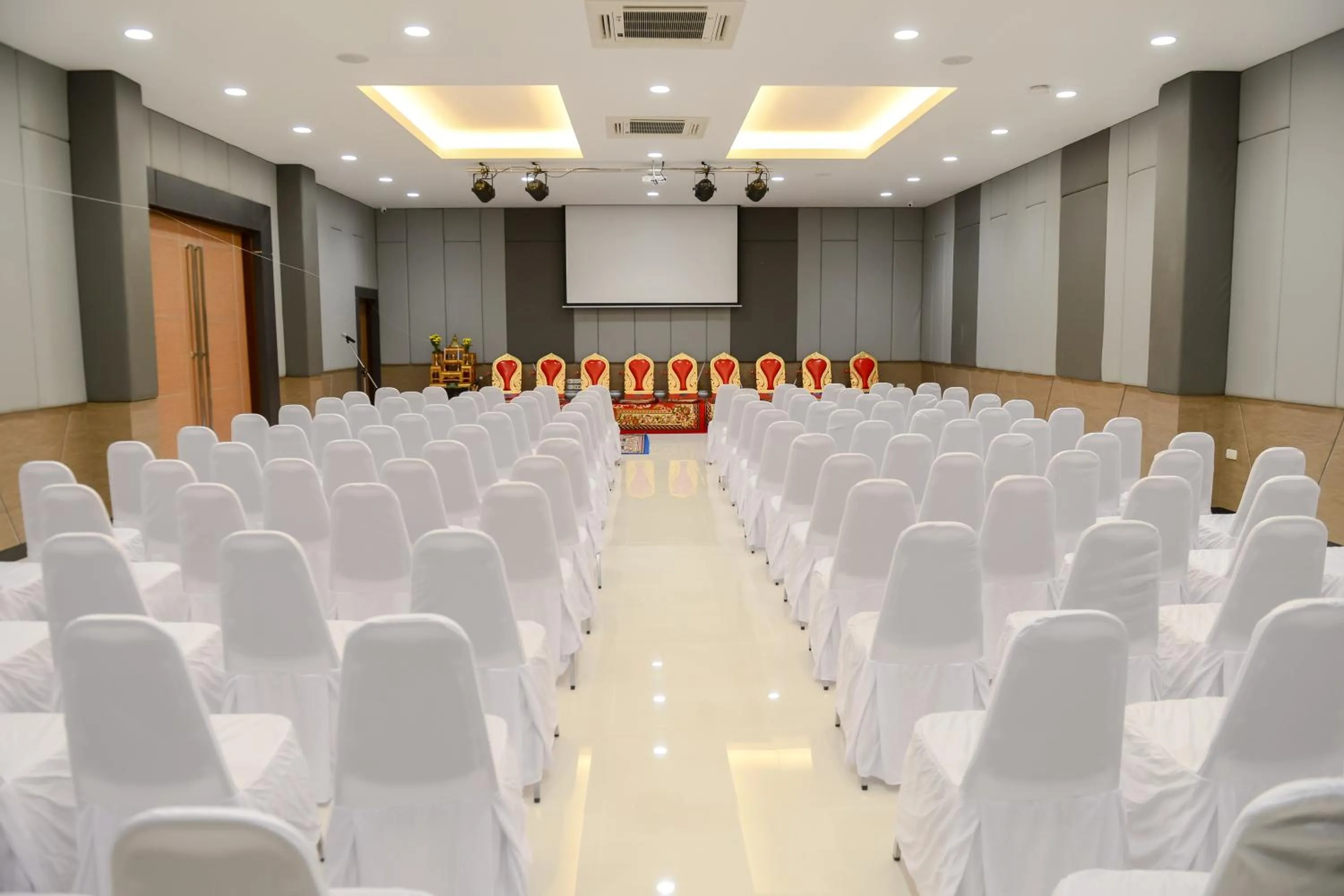 Business facilities in Orchid Riverview Hotel