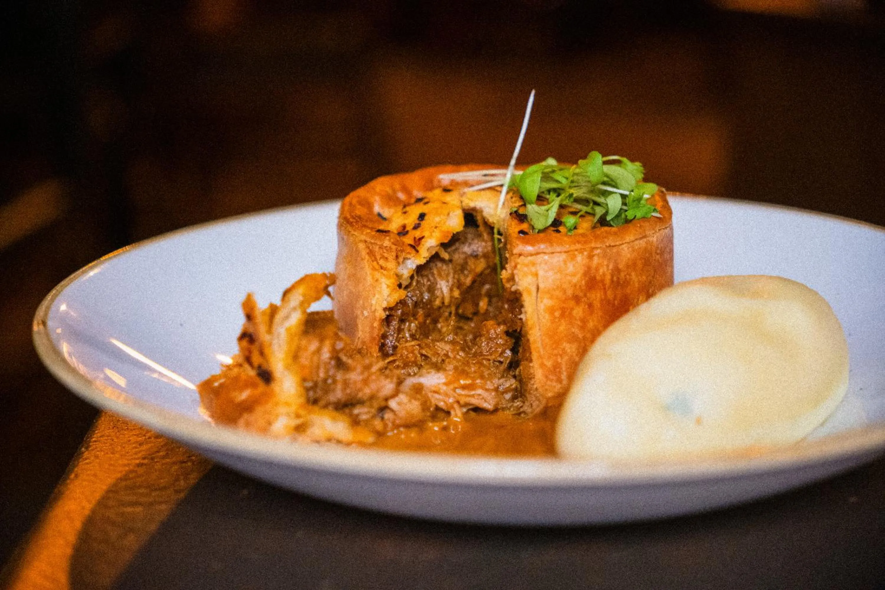 Restaurant/places to eat in Guy Fawkes Inn