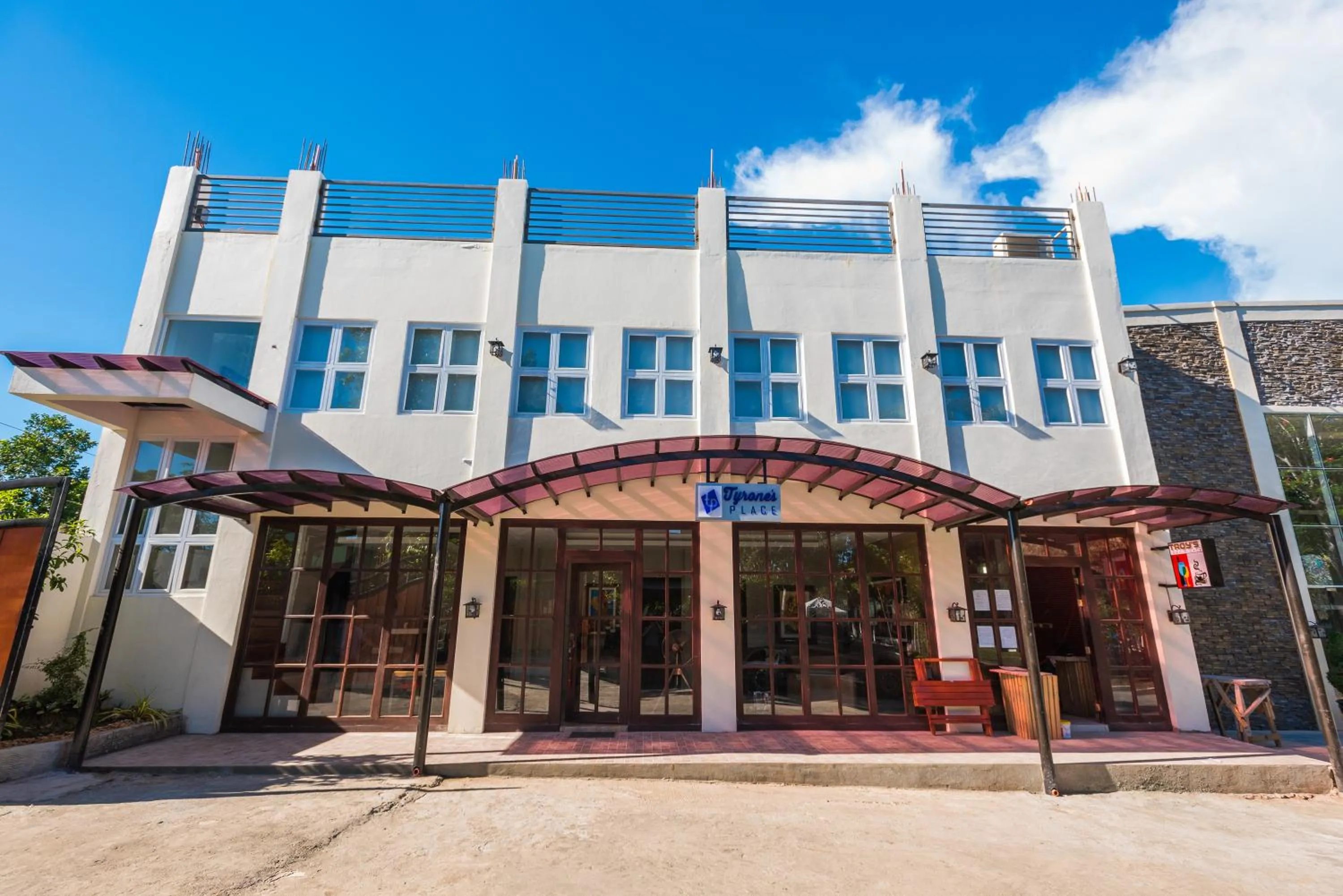 Property building in Balai Carmela