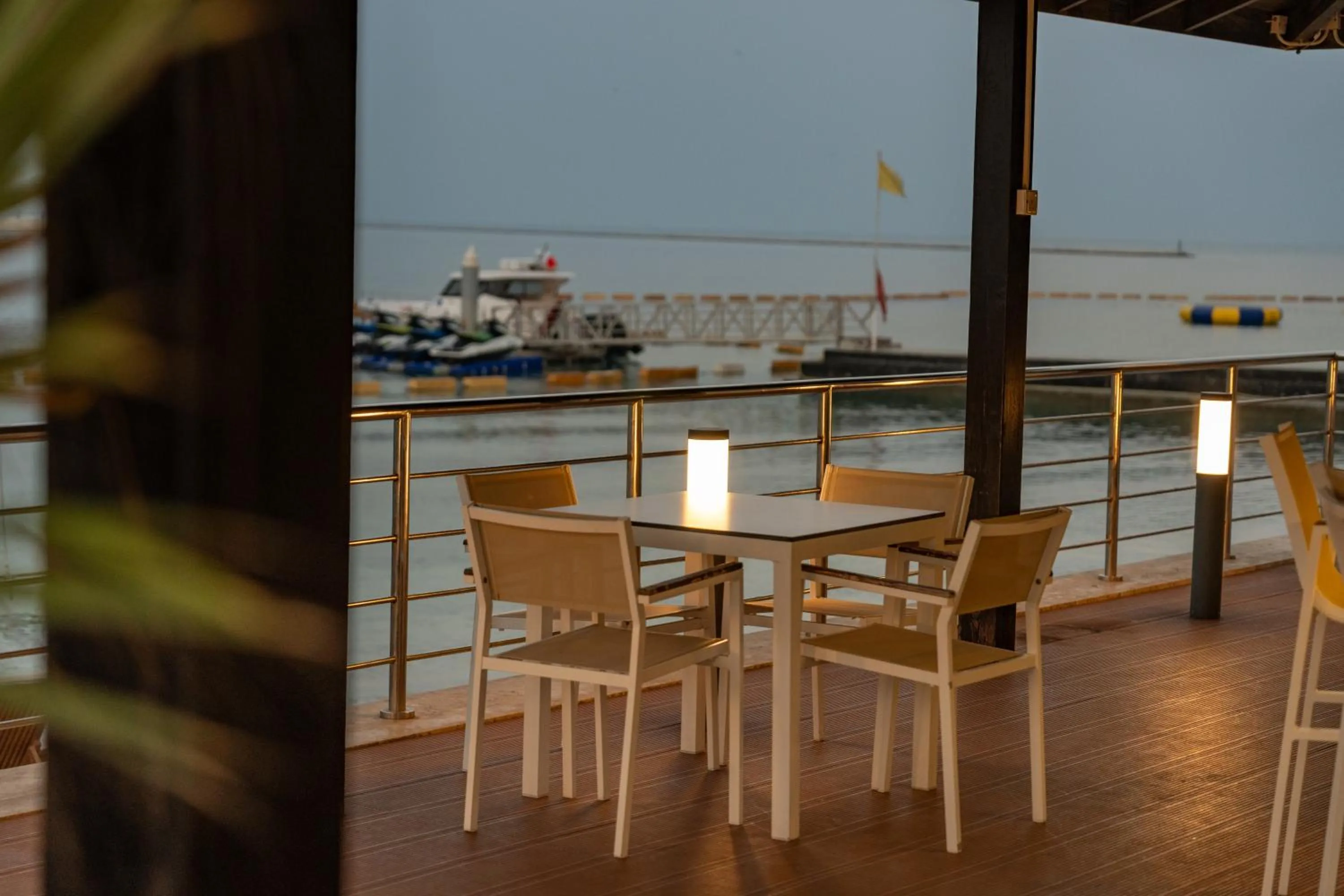 Restaurant/places to eat in The Grove Resort Bahrain