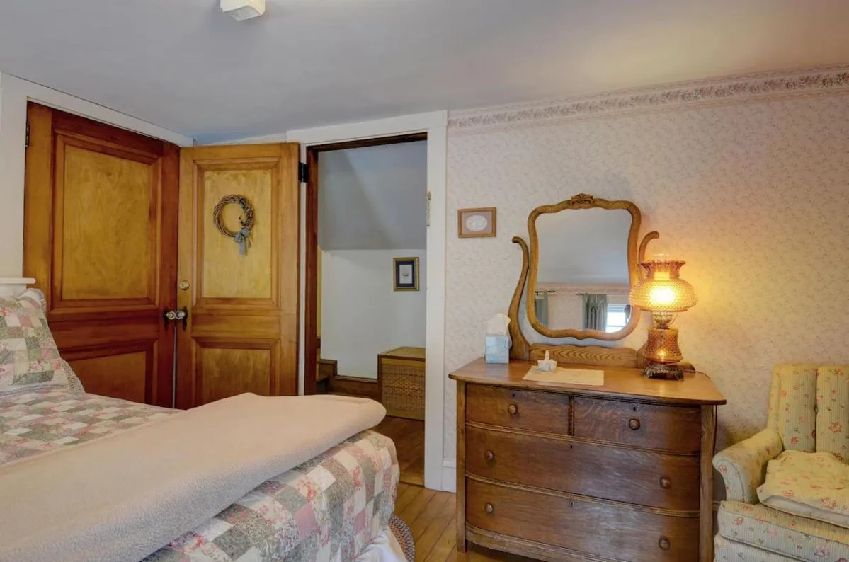 Bed in Melville House Newport