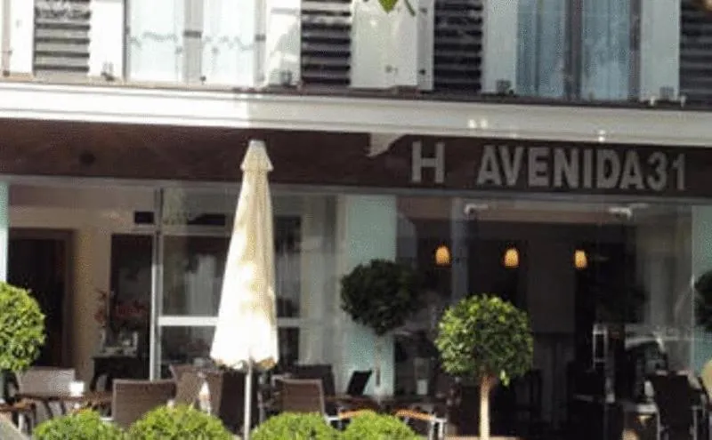 Facade/entrance in Hotel Avenida 31