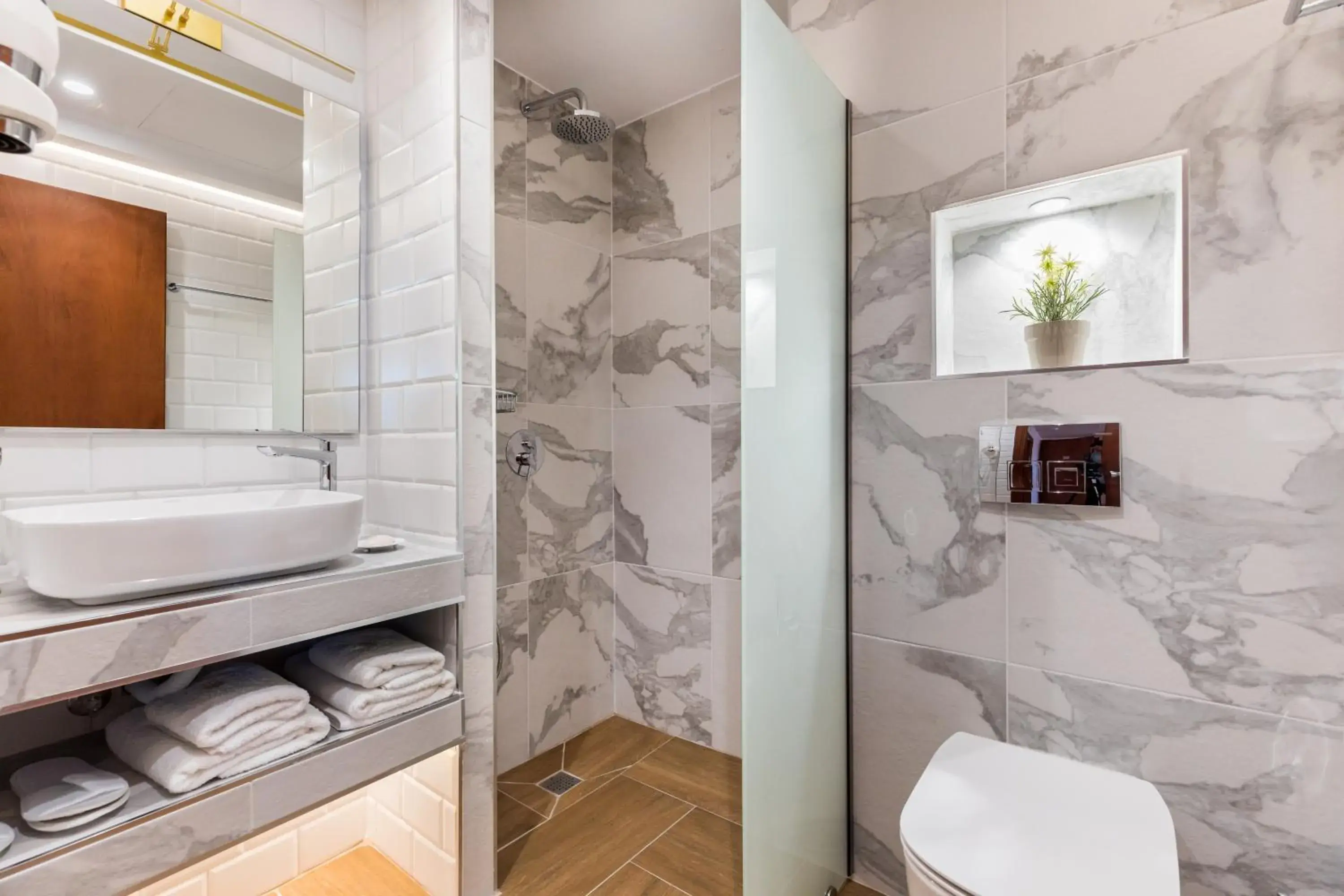 Triple Room in Eliza Hotel by Panel Hospitality Triple Room in Eliza Hotel by Panel Hospitality