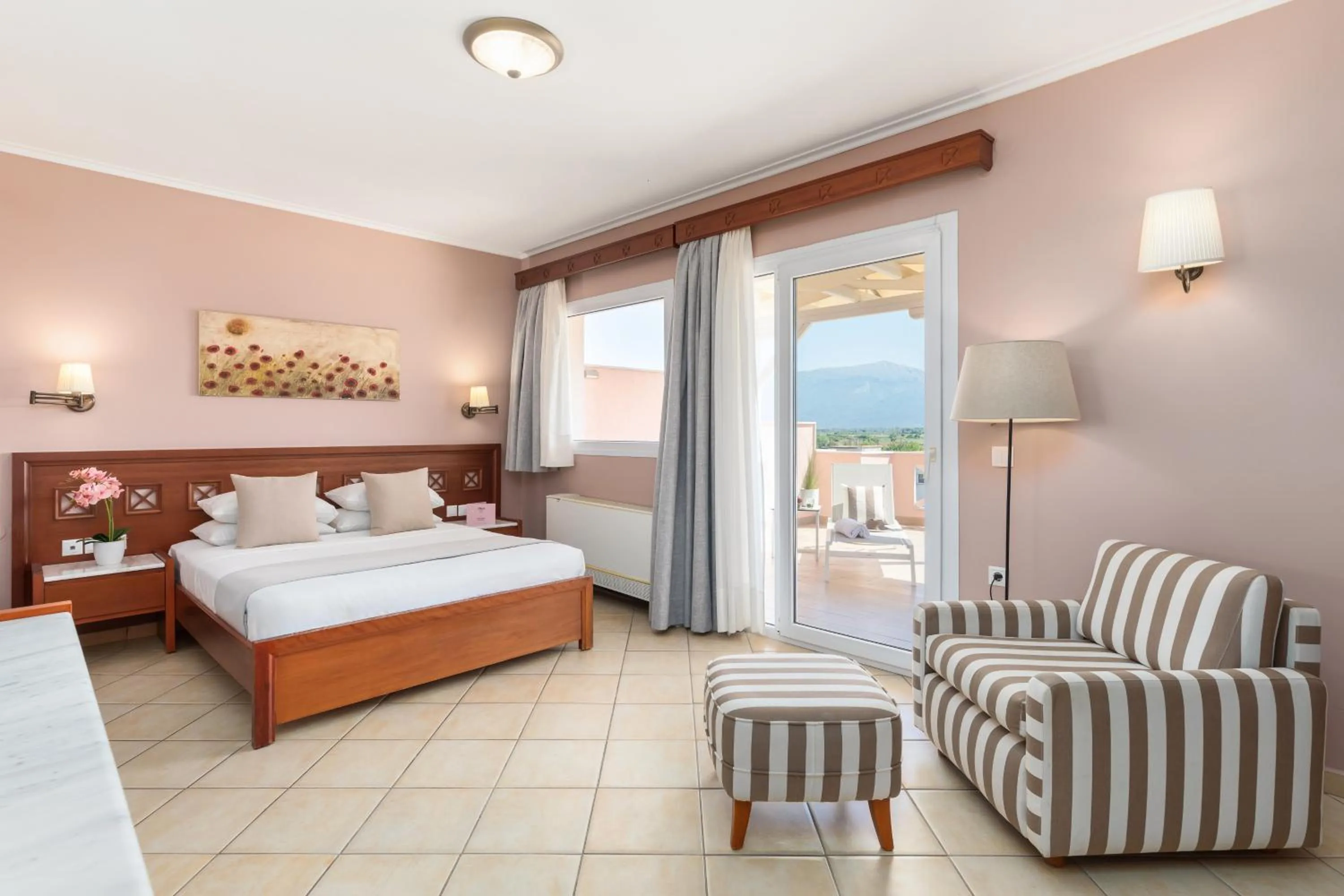 Photo of the whole room, Bed in Eliza Hotel by Panel Hospitality