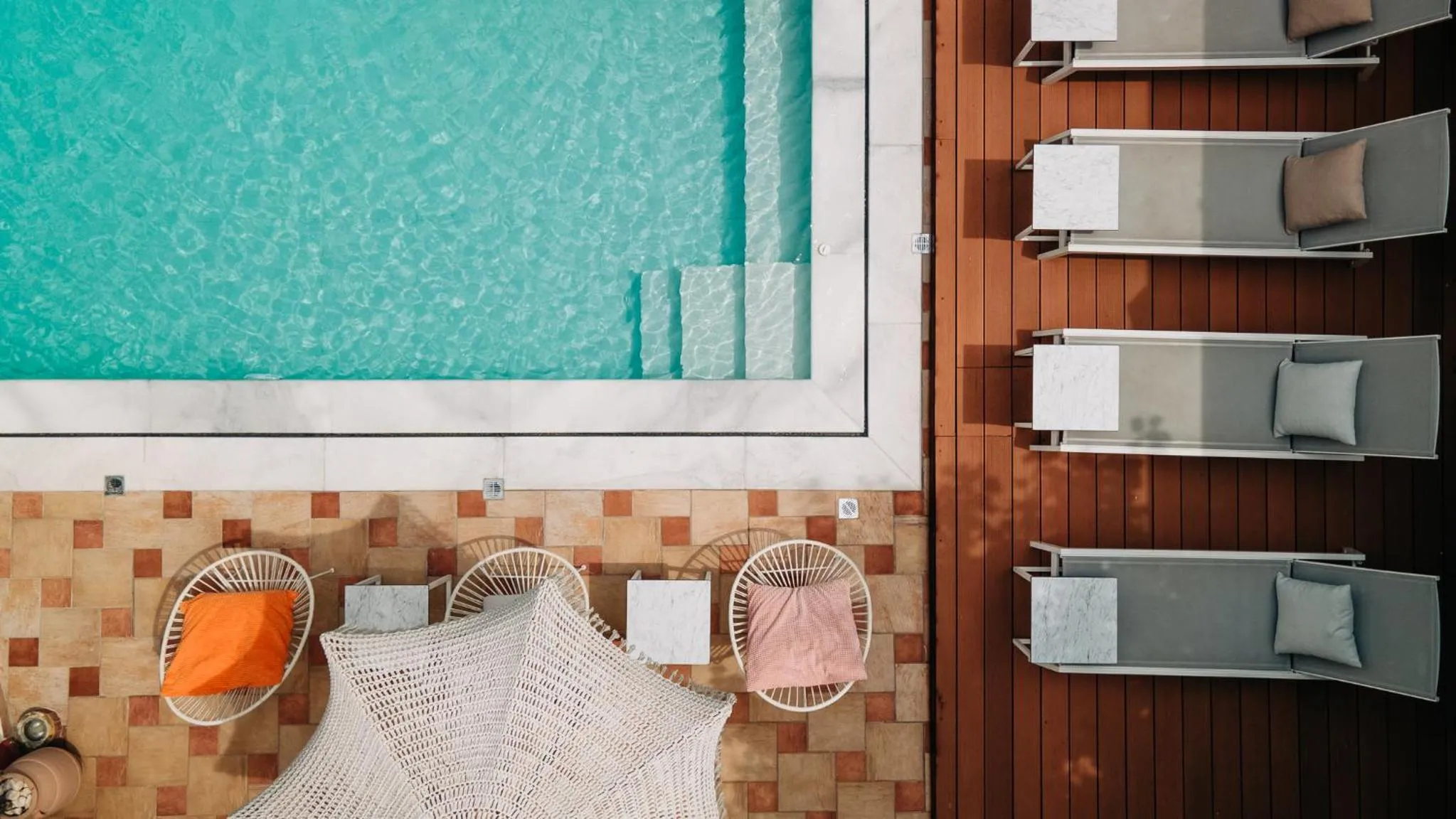 Swimming pool in Eliza Hotel by Panel Hospitality