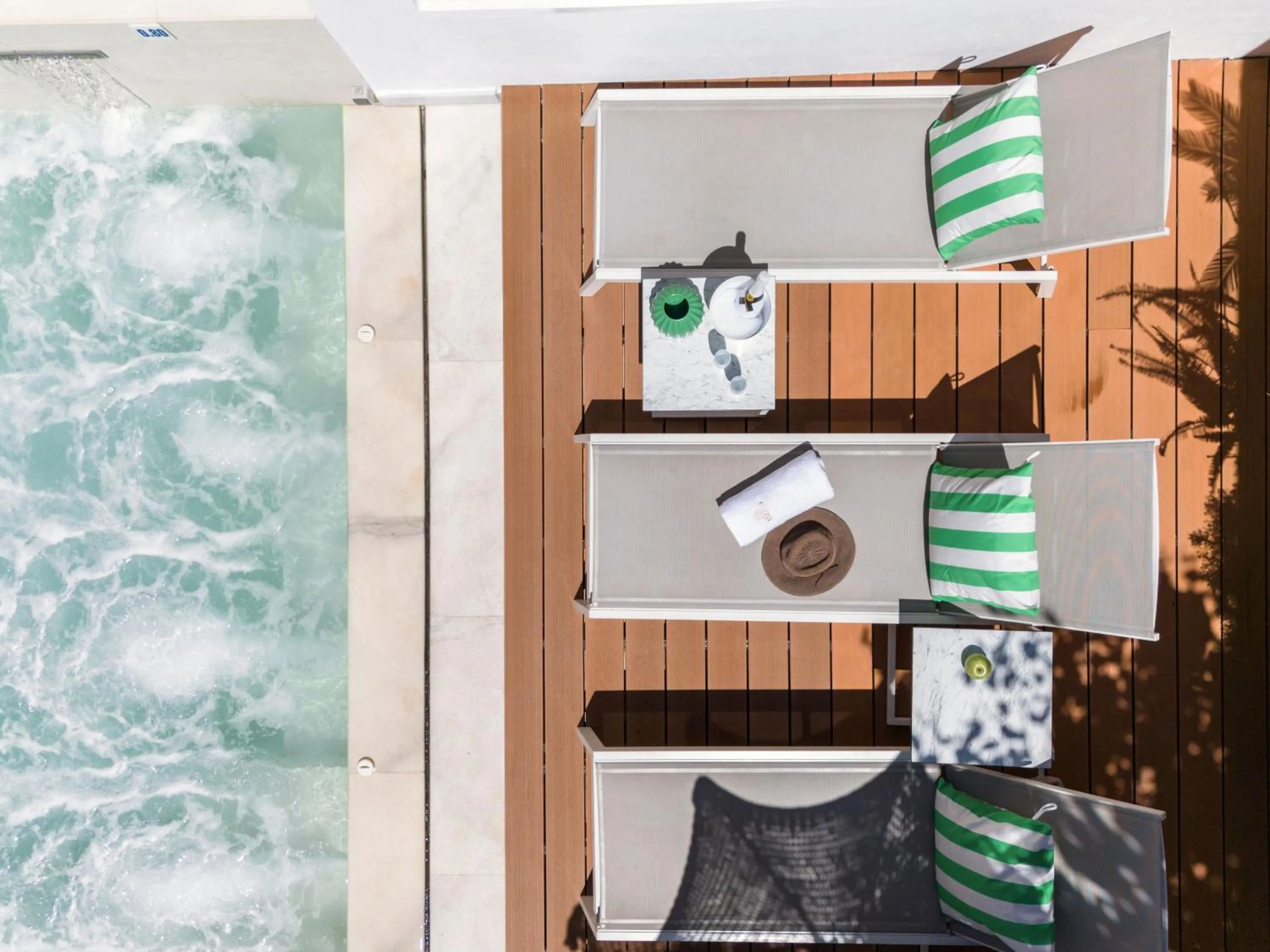 Swimming pool in Eliza Hotel by Panel Hospitality