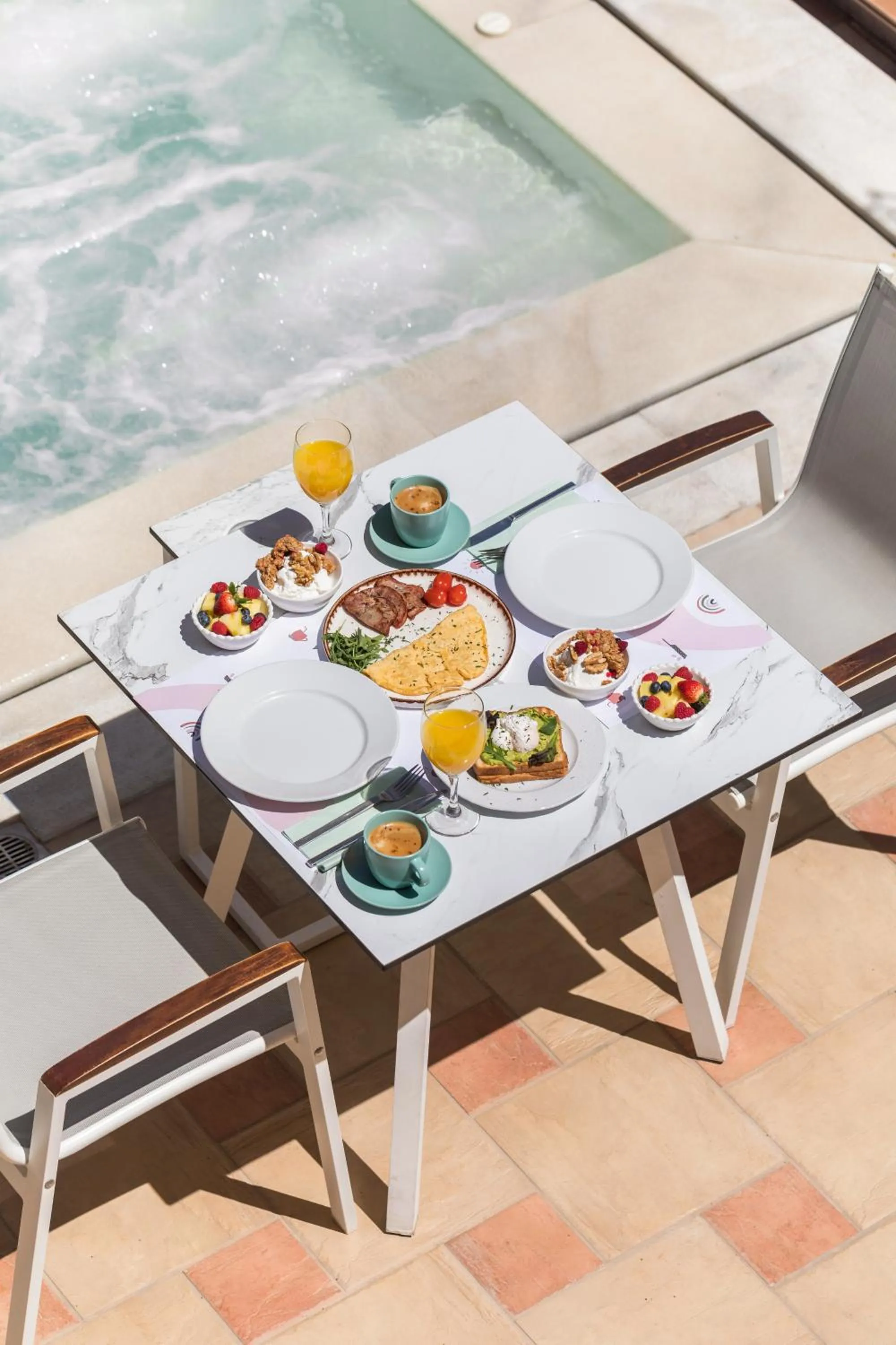 Swimming pool in Eliza Hotel by Panel Hospitality