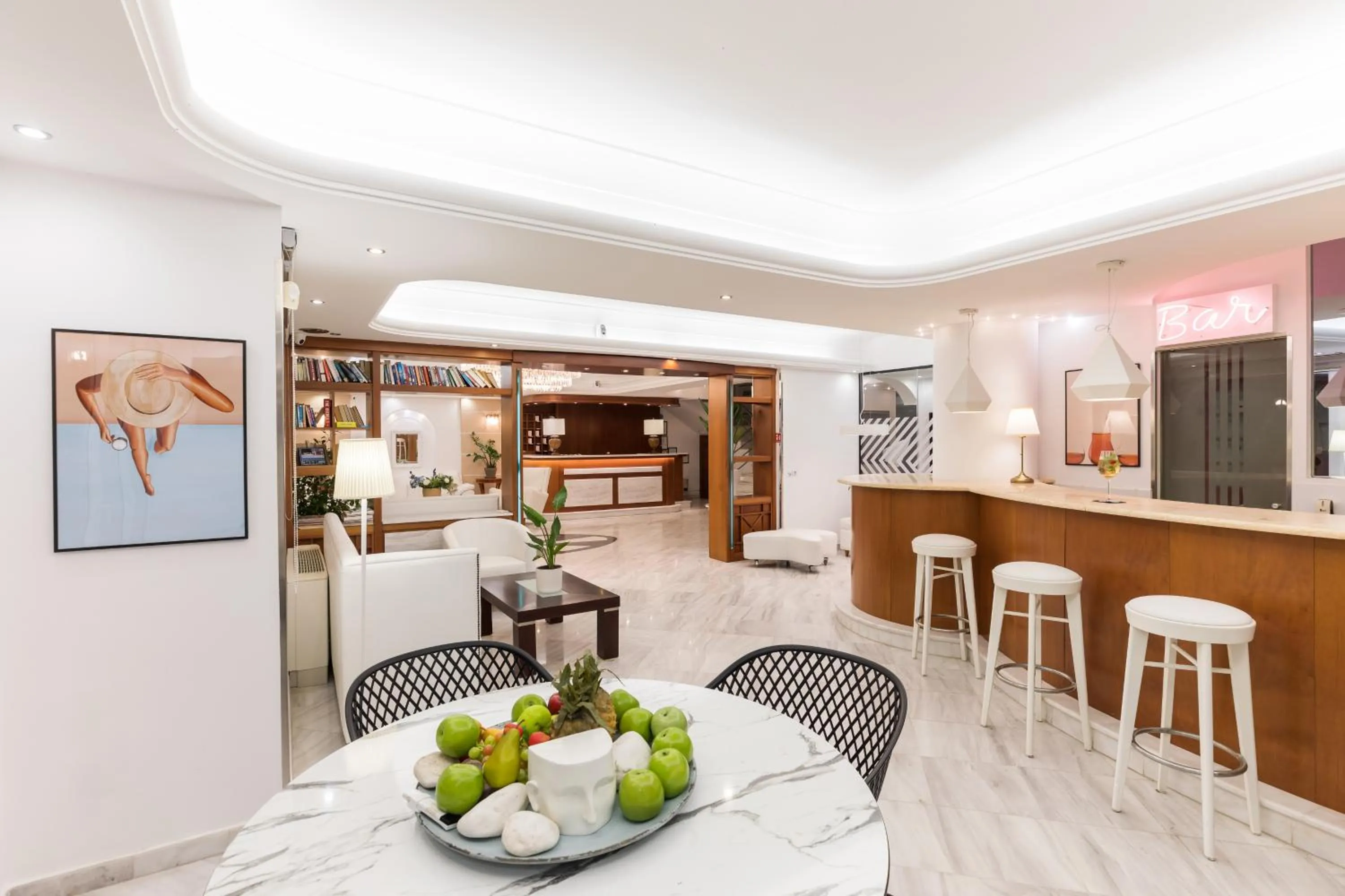 Lounge or bar in Eliza Hotel by Panel Hospitality