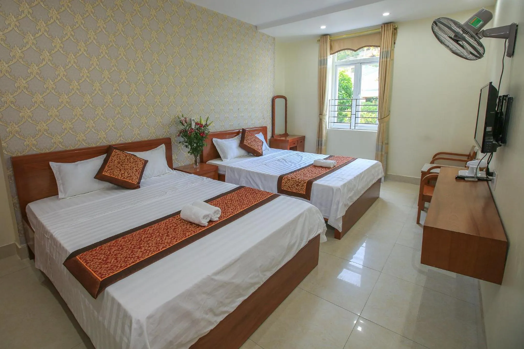 Photo of the whole room, Bed in Cat Ba Green Hotel