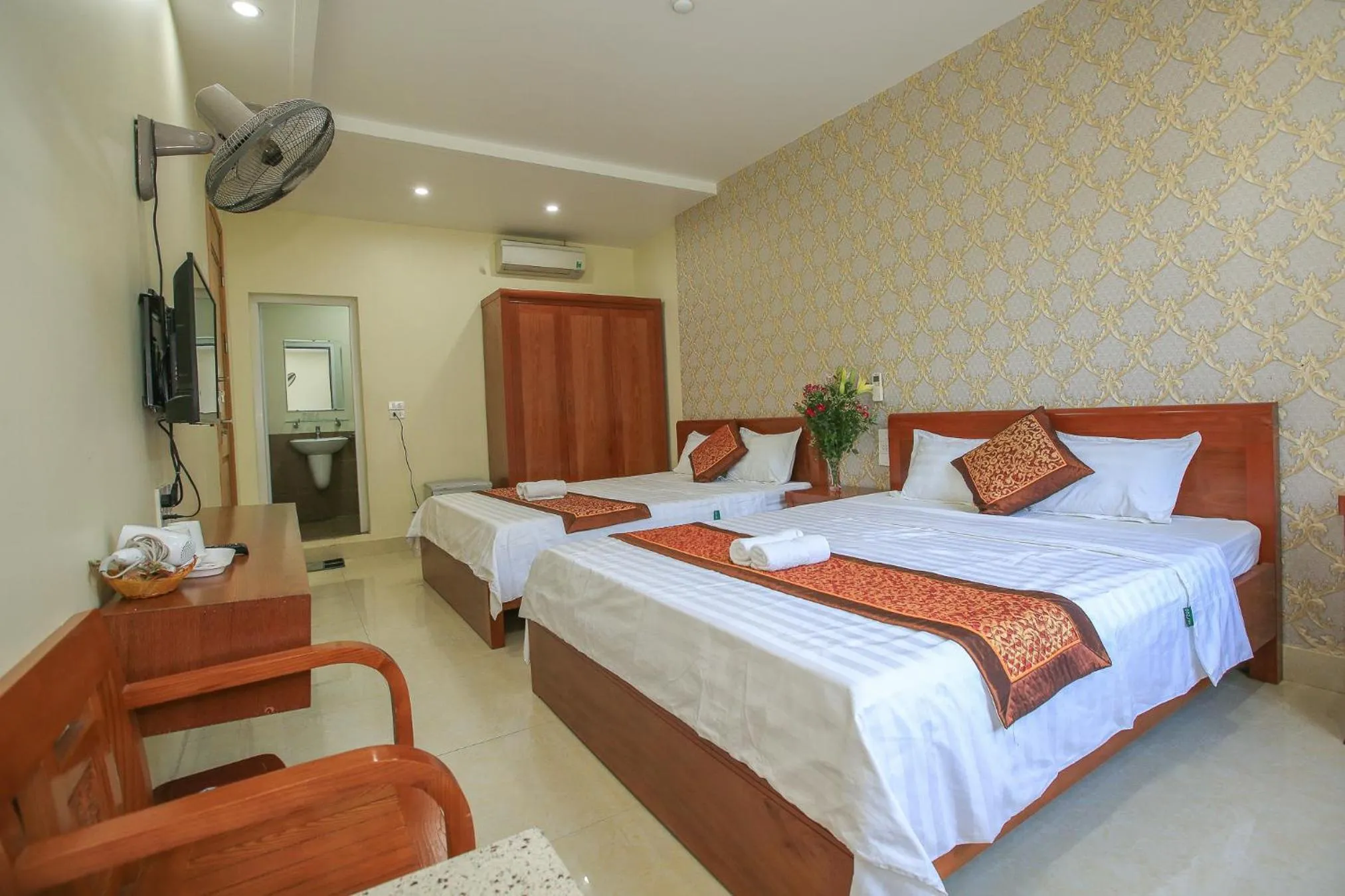 Photo of the whole room, Bed in Cat Ba Green Hotel
