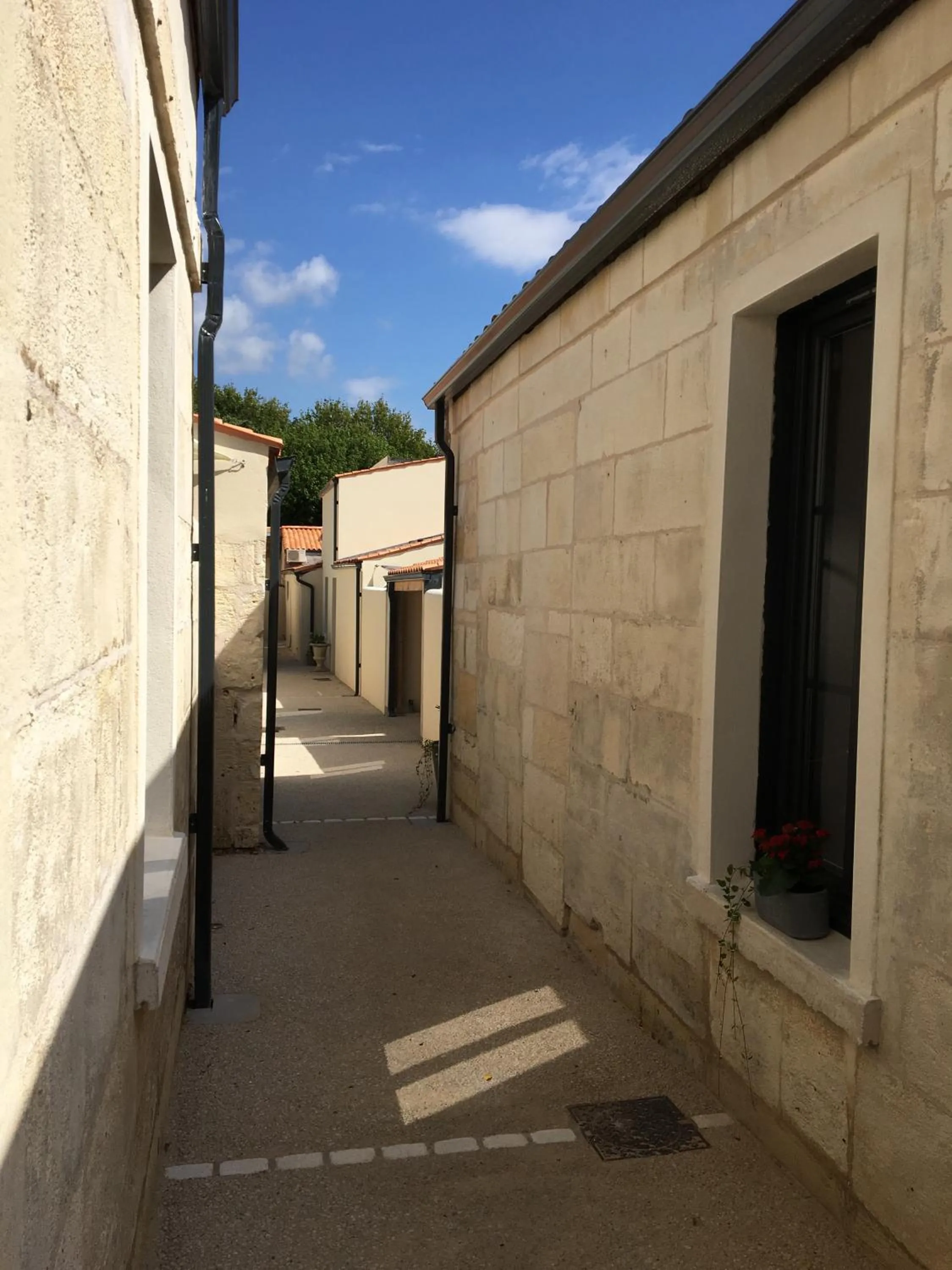 Property building in Le Clos du Square - climatisé