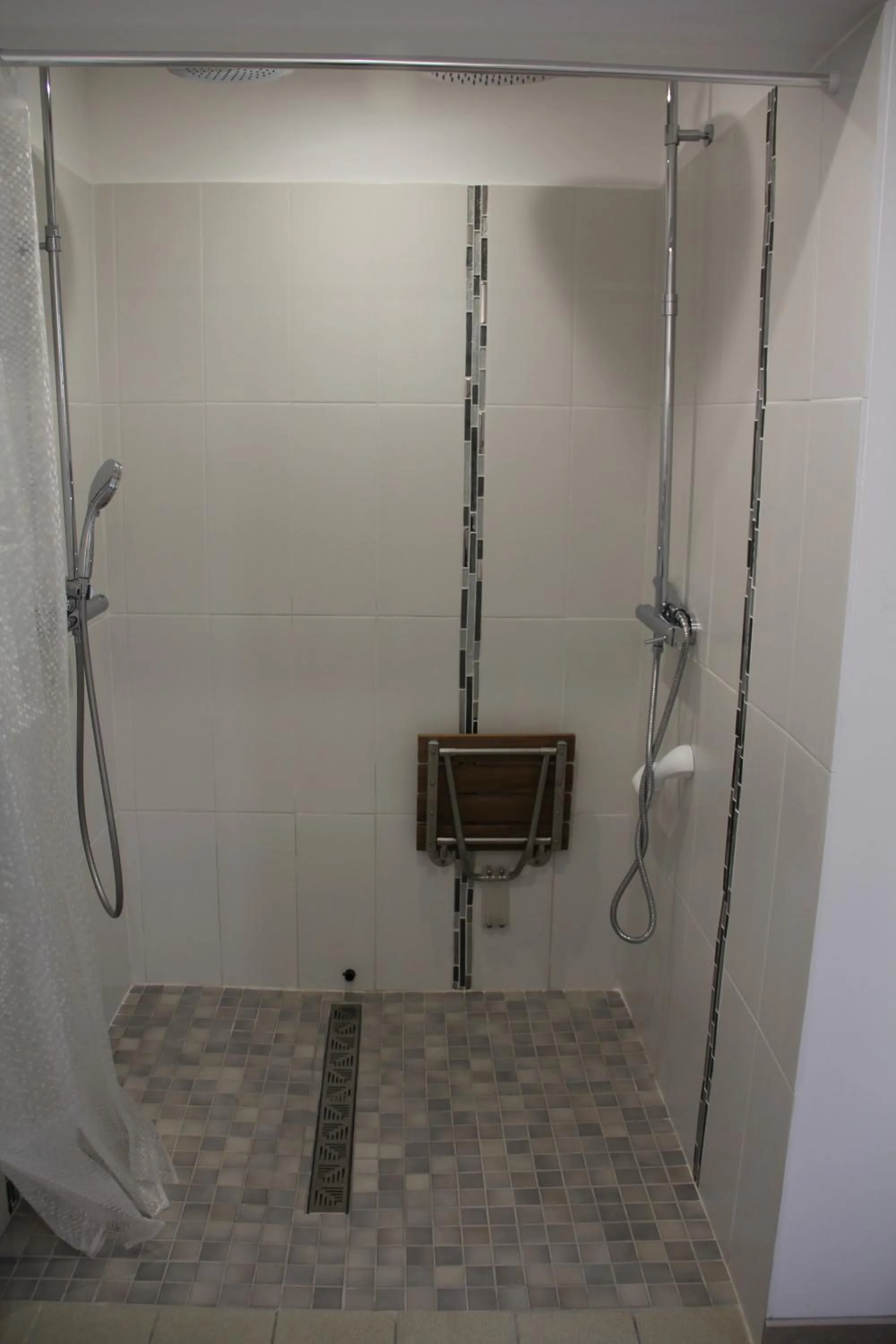 Shower in Le Clos du Square - climatisé