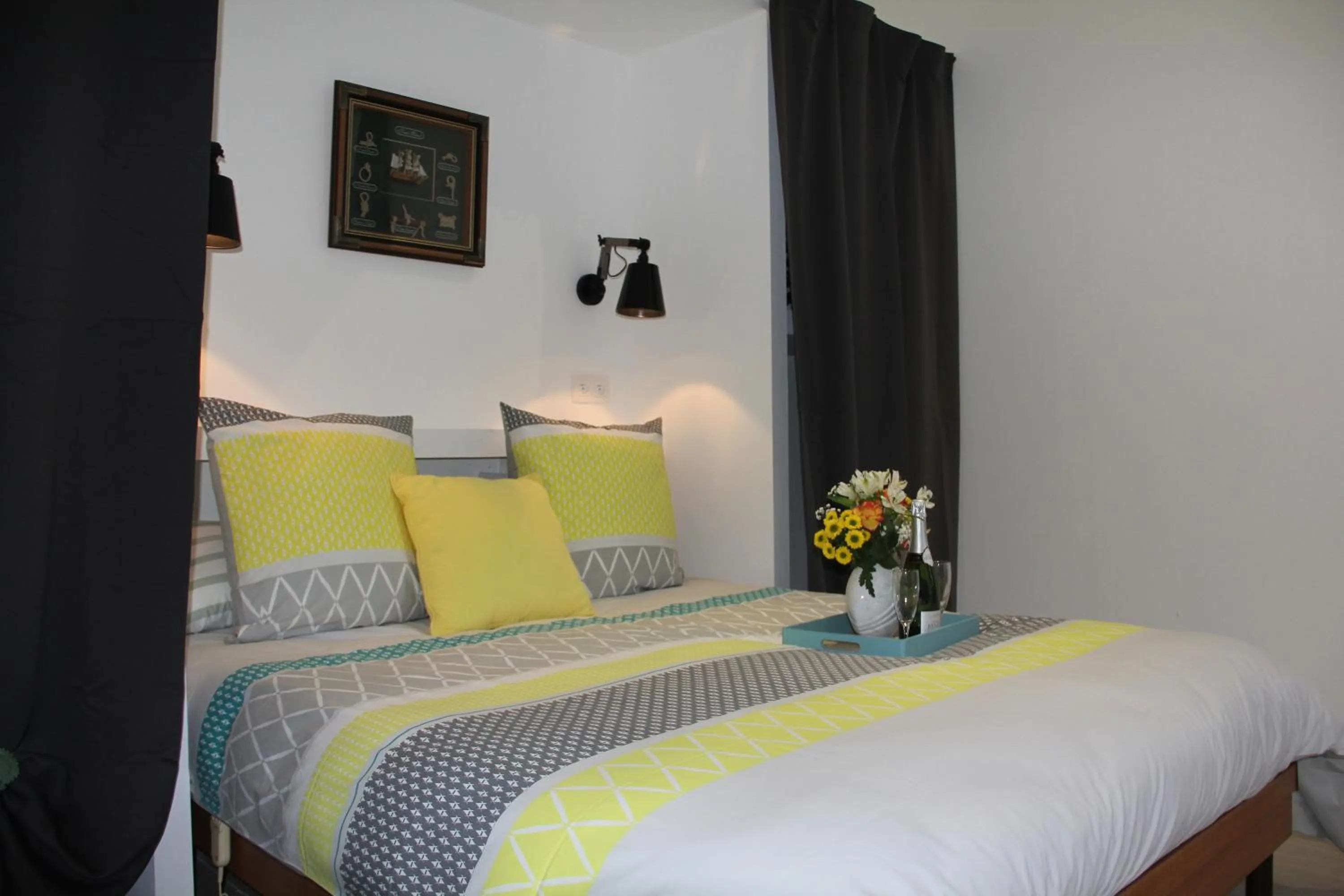 Bed in Le Clos du Square - climatisé