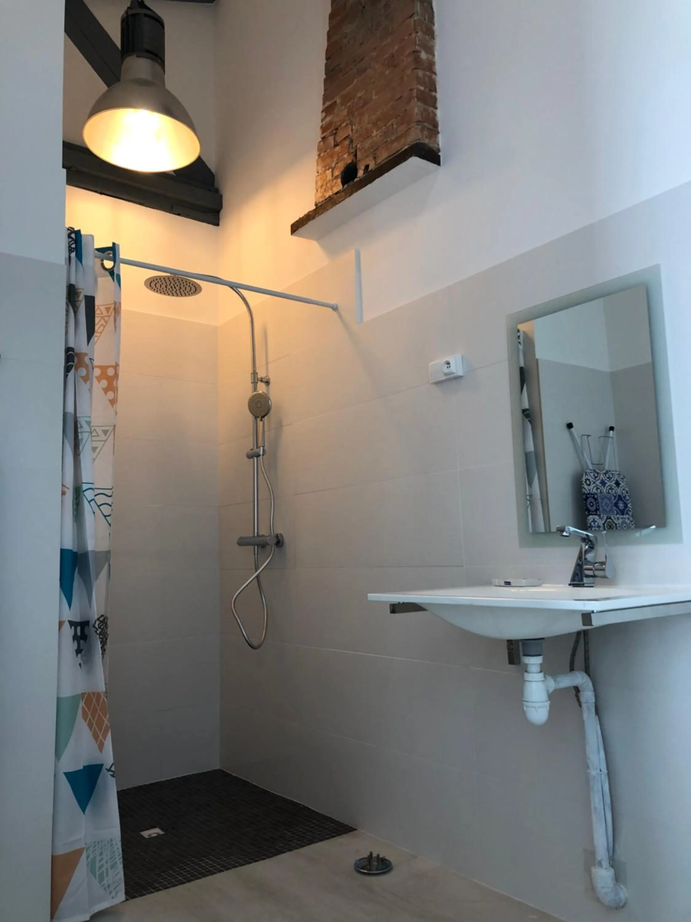 Shower in Le Clos du Square - climatisé