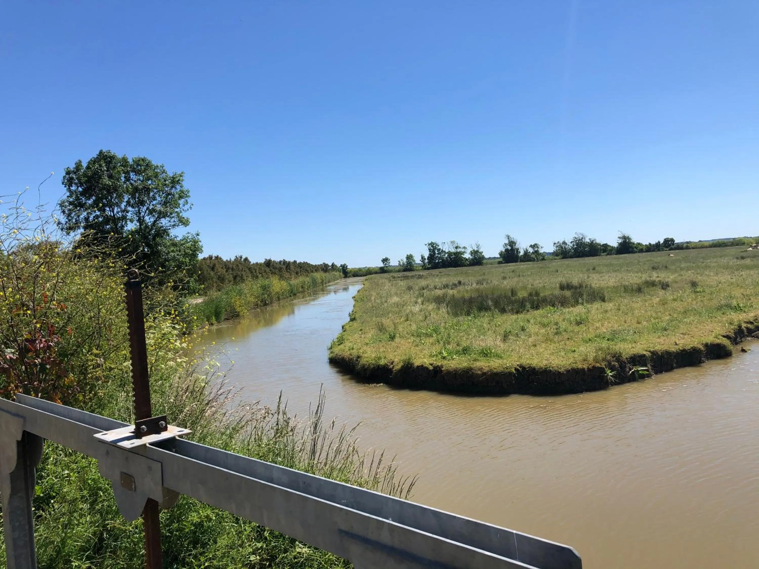 Natural landscape in Le Clos du Square - climatisé