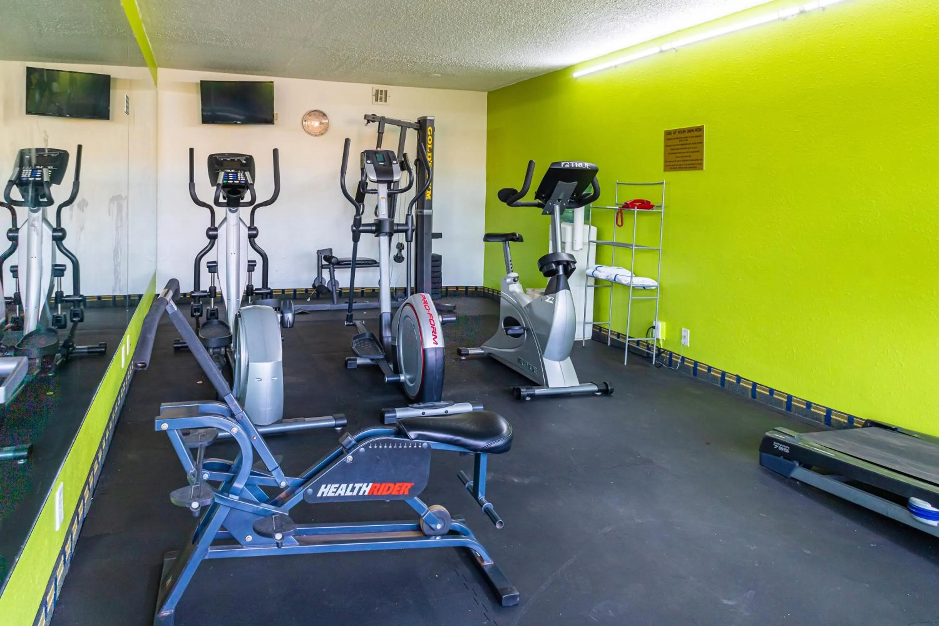 Fitness centre/facilities in Quality Inn Richmond Hill - Savannah I-95