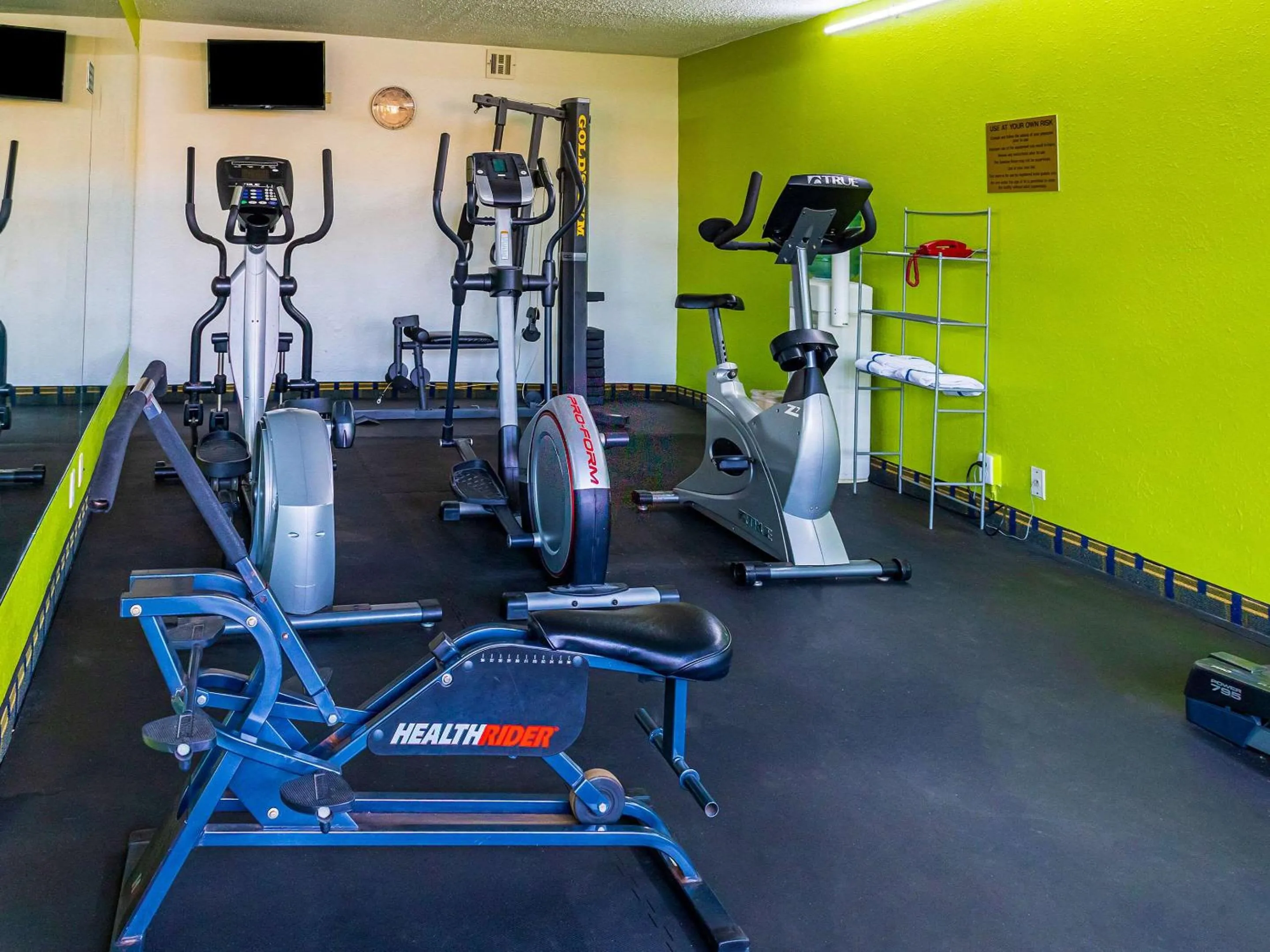 Fitness centre/facilities in Quality Inn Richmond Hill - Savannah I-95