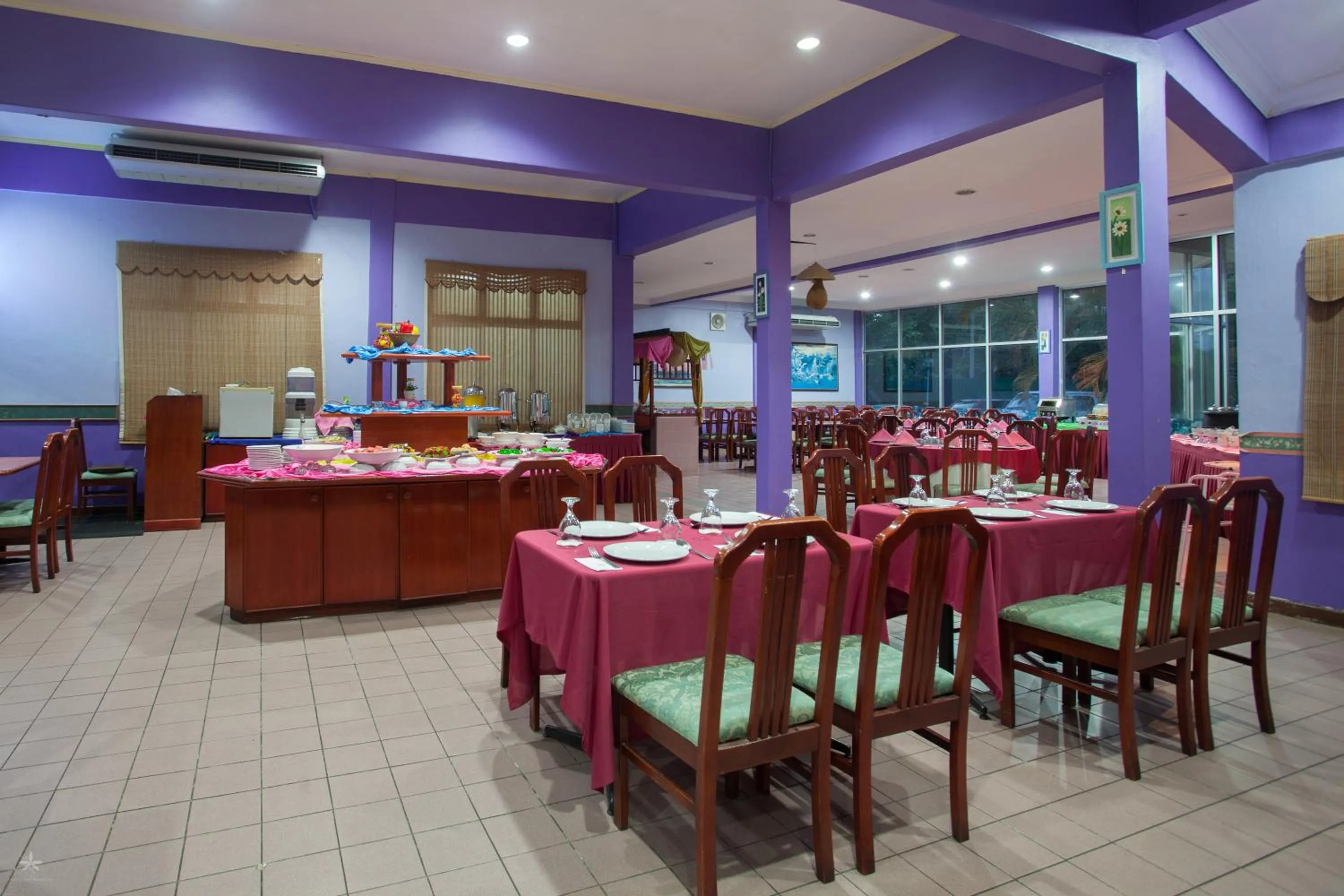 Restaurant/places to eat in Hotel Seri Malaysia Rompin