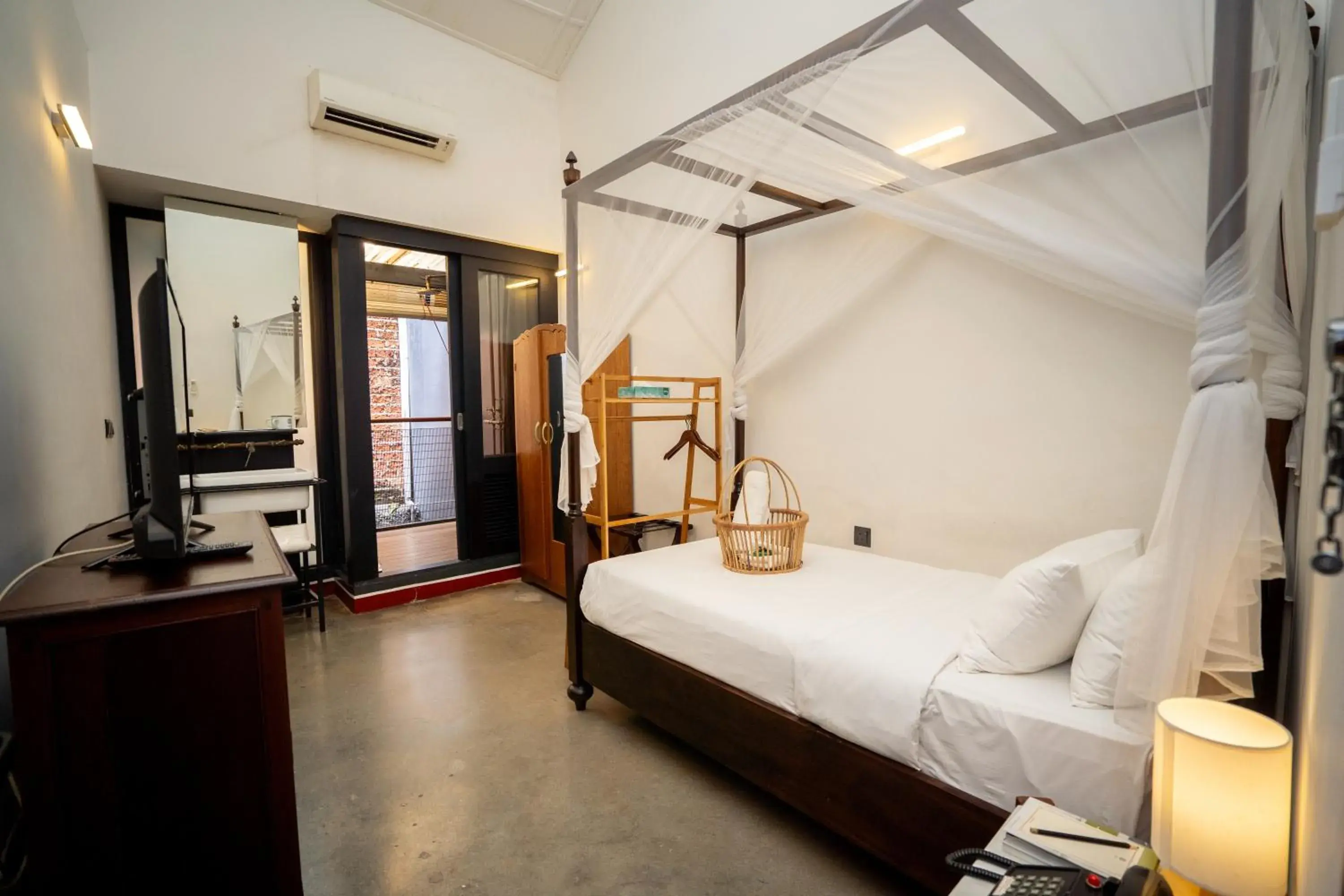 Deluxe Single Room with Balcony in Tian Jing Hotel Deluxe Single Room with Balcony in Tian Jing Hotel