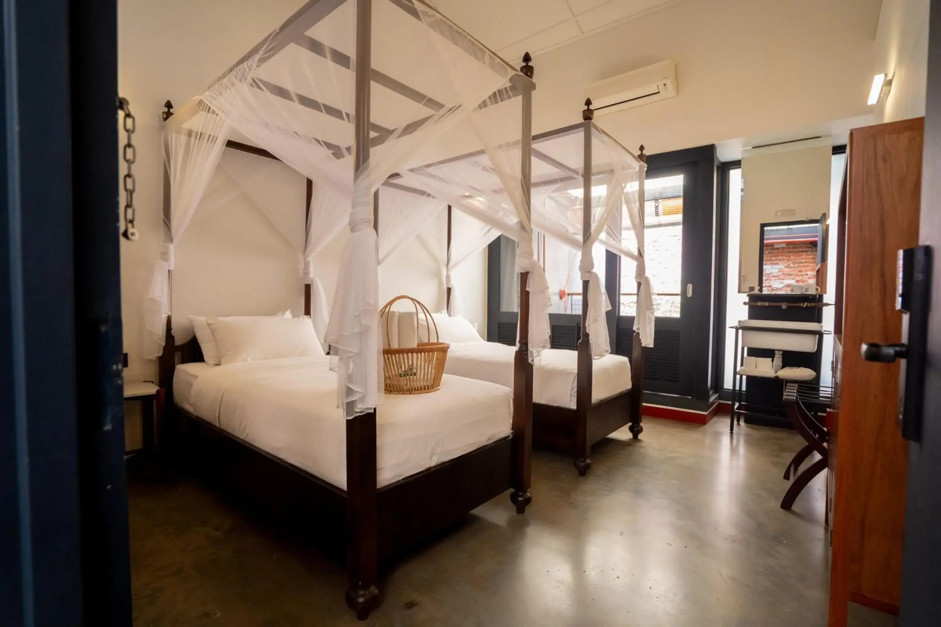 Twin Room with Balcony in Tian Jing Hotel Twin Room with Balcony in Tian Jing Hotel