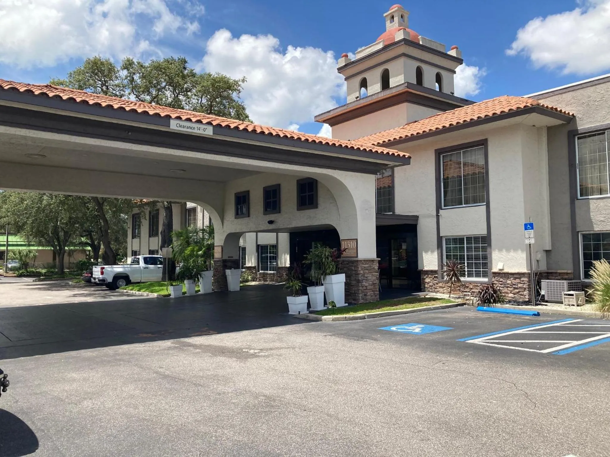 Property building in Red Roof Inn PLUS & Suites Tampa