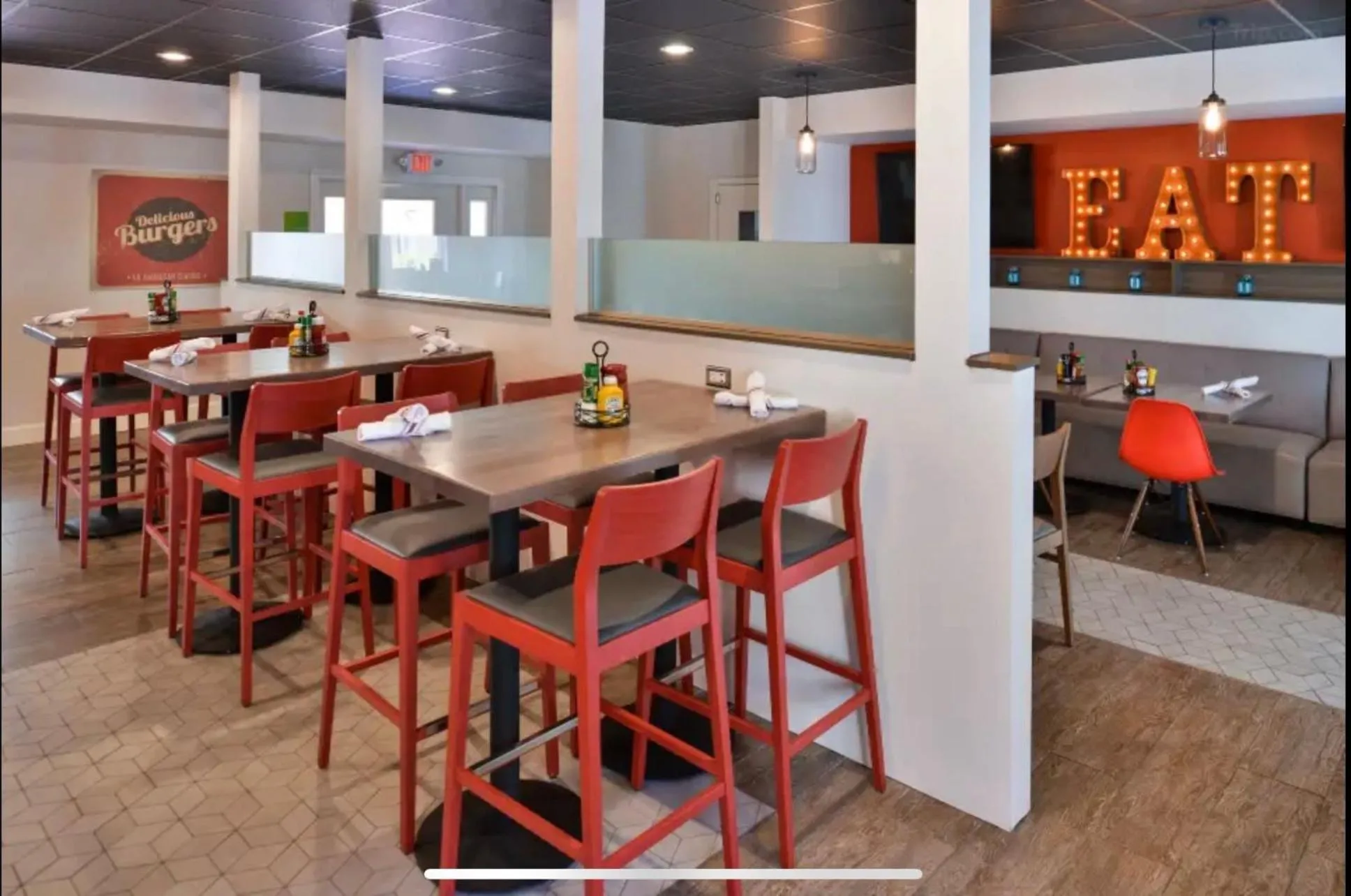 Restaurant/places to eat in Red Roof Inn PLUS & Suites Tampa