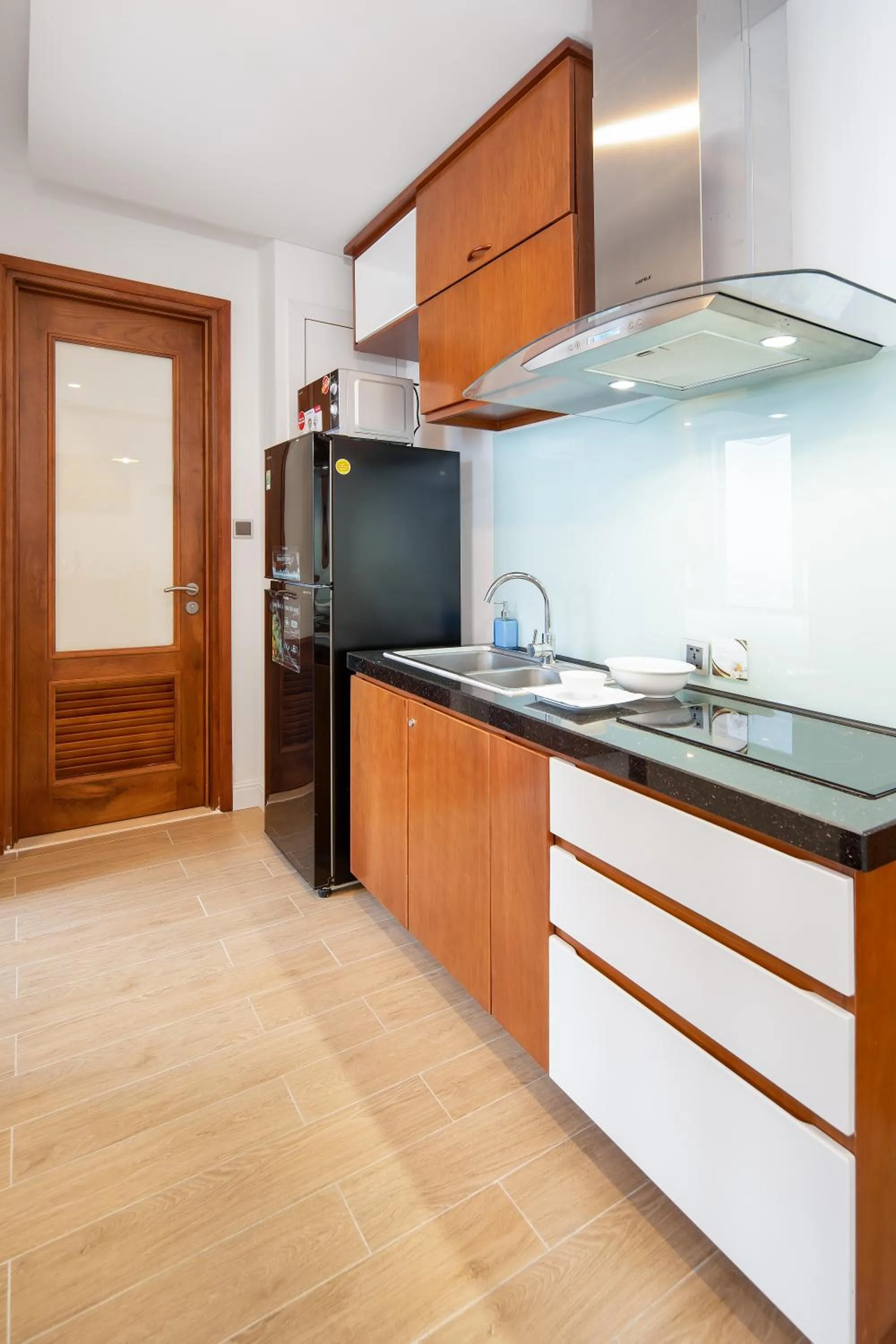 Kitchen or kitchenette in Paris Deli Danang Beach Hotel