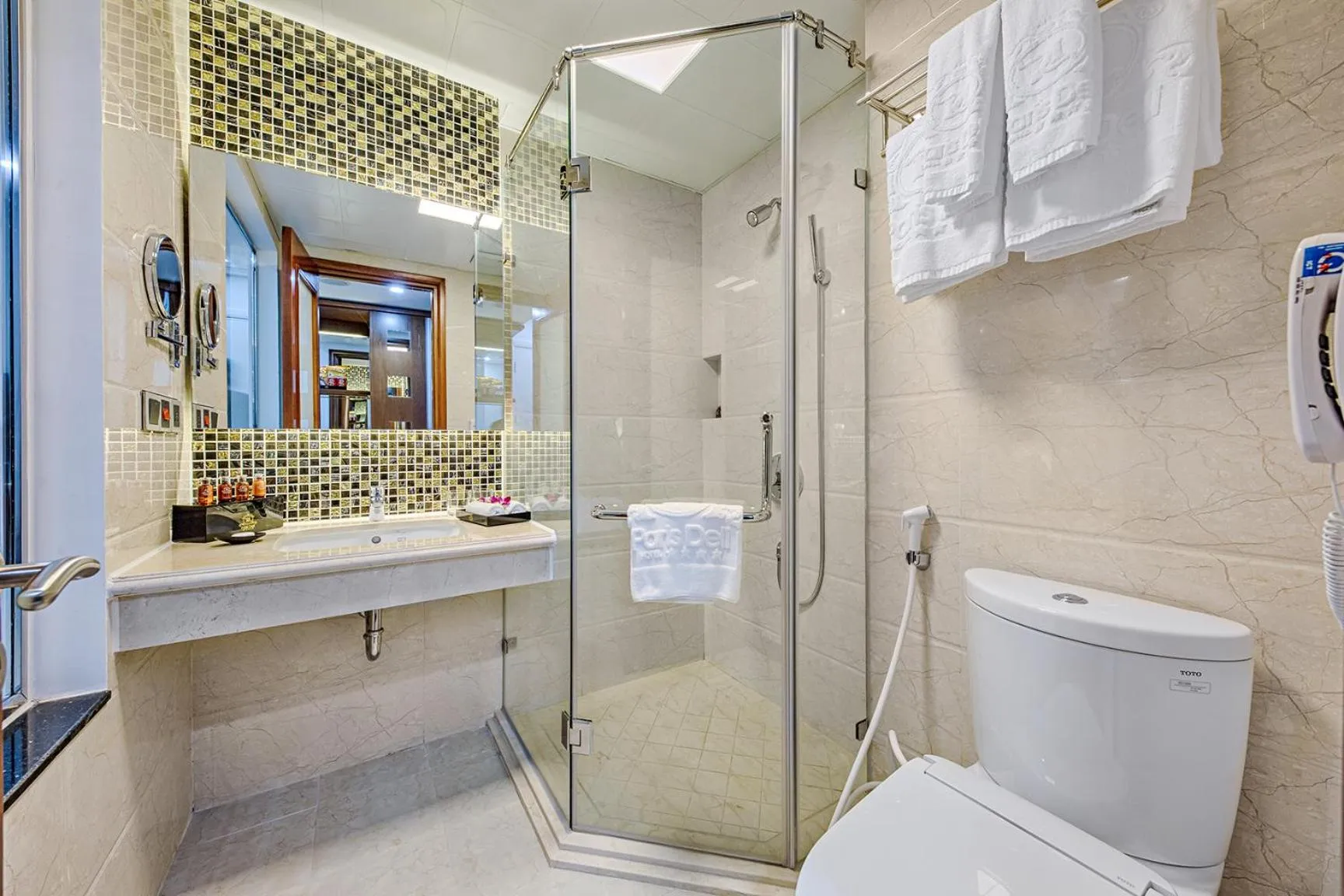 Bathroom in Paris Deli Danang Beach Hotel